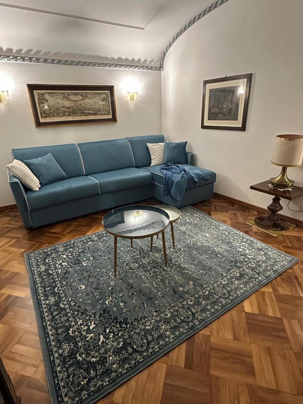 Apartment Elegant In A Historic Building, Just A Few Steps From The Duomo