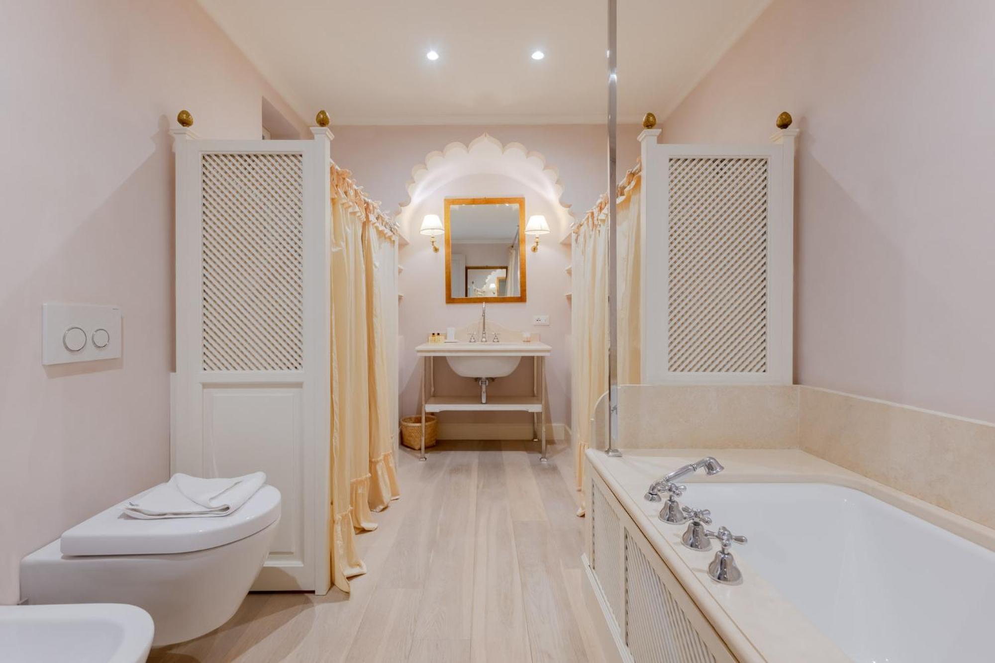 Apartment Palazzo Bartolommei Dimora Storica Centralissima