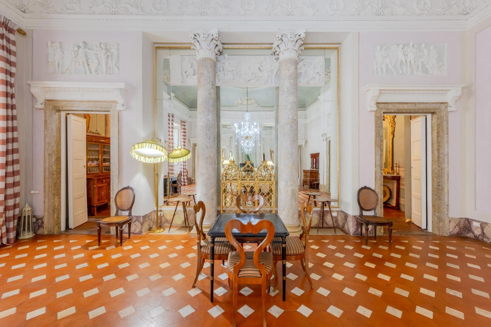 Apartment Palazzo Bartolommei Dimora Storica Centralissima Florence