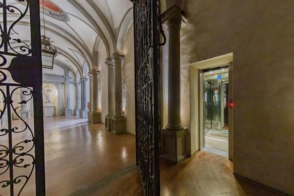 Apartment Palazzo Bartolommei Dimora Storica Centralissima