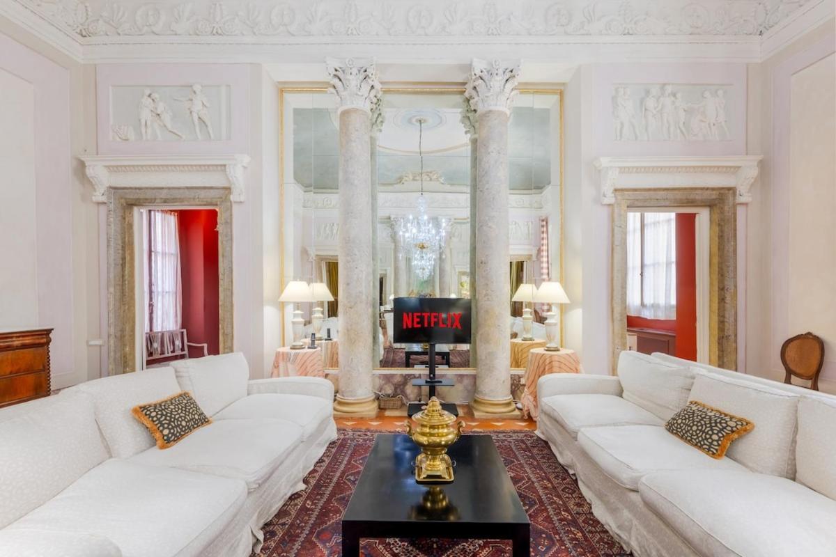 Apartment Palazzo Bartolommei Dimora Storica Centralissima Florence
