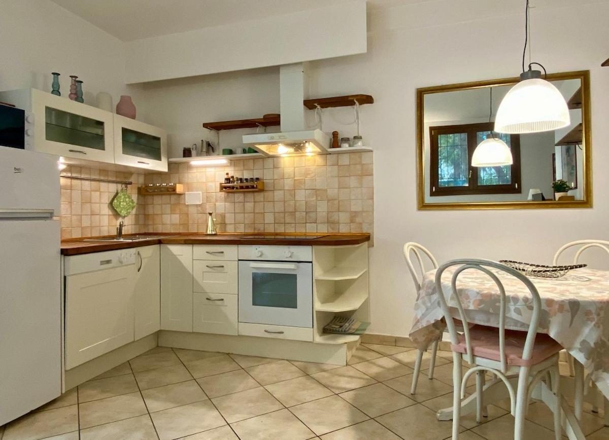 Jasmine House Apartment *