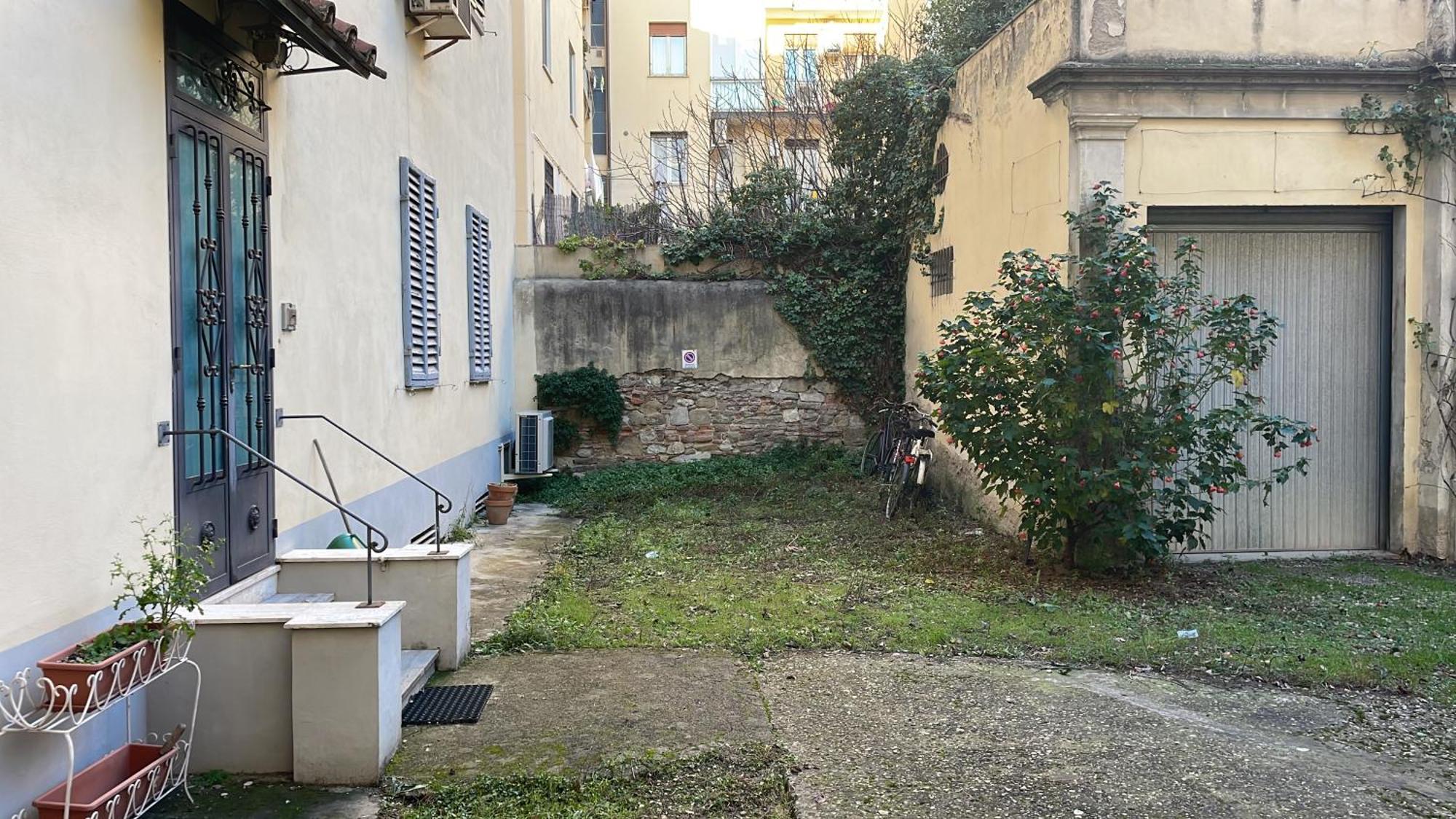Appartement Via Venezia 10 - Renaissance - Historic Charm With Frescoes And Private Courtyard Parking In Heart *