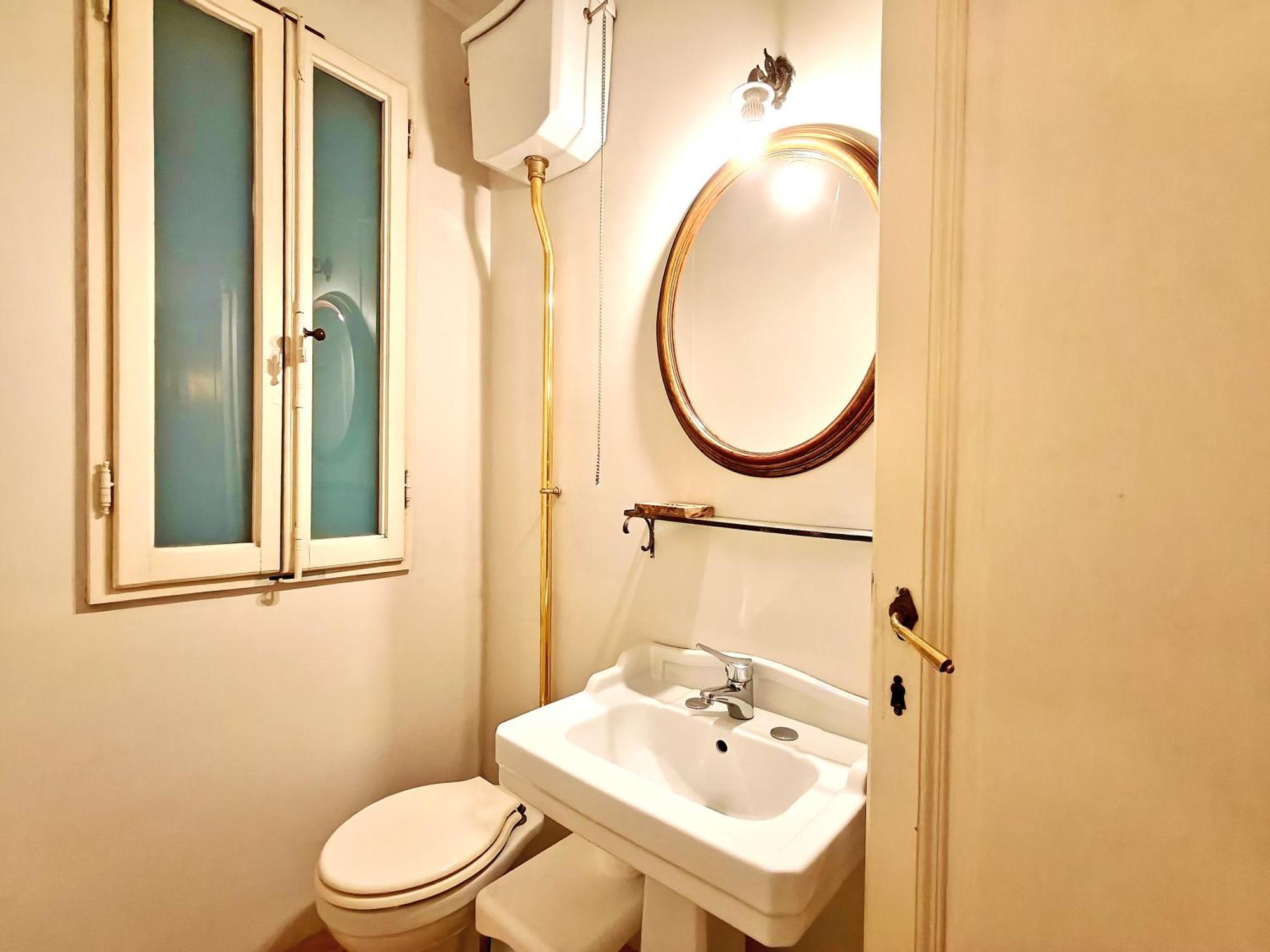 Apartment Mazzini Charming Getaway With Courtyard