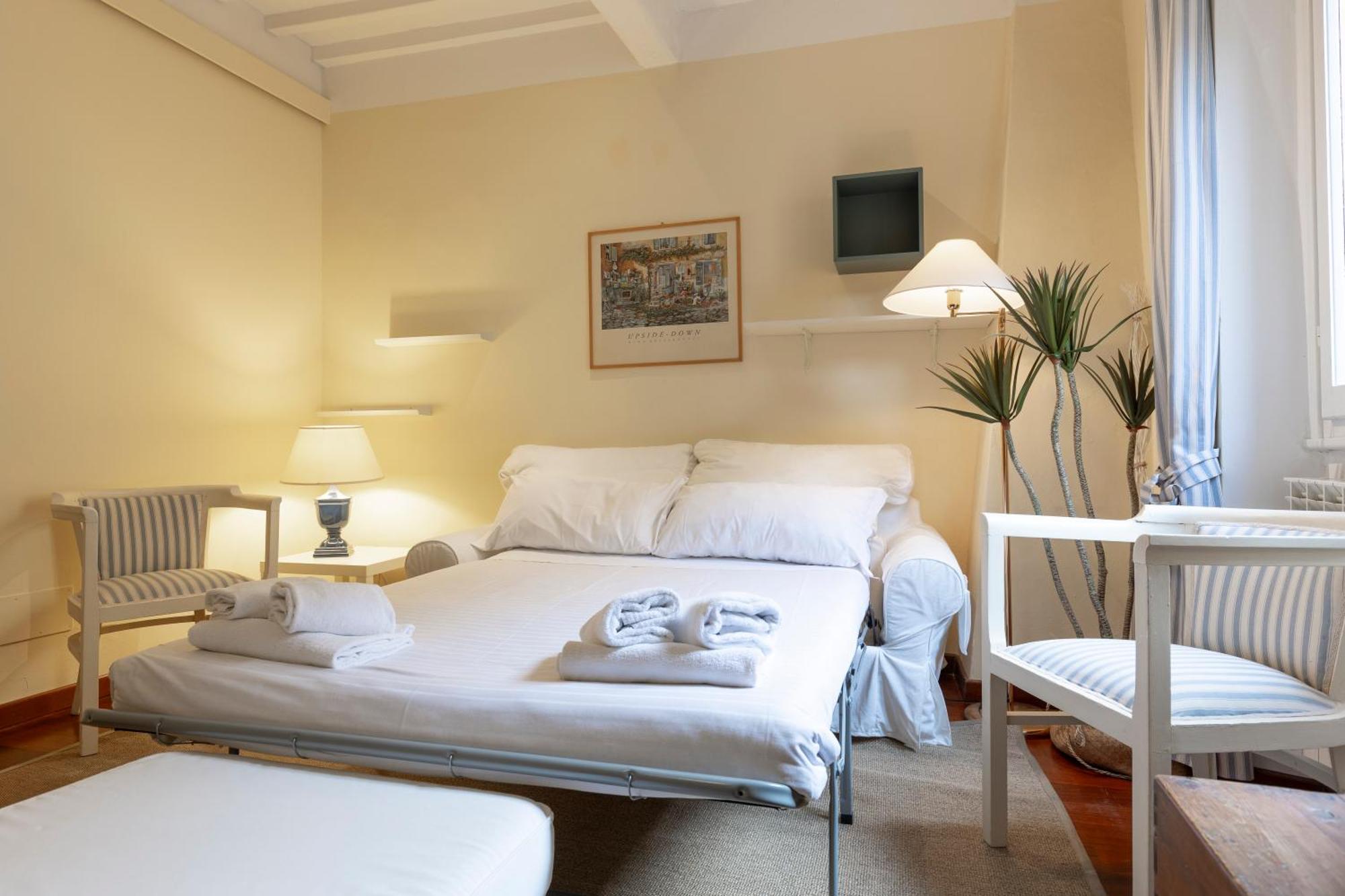 Sweet House In Petrarca Street Apartment