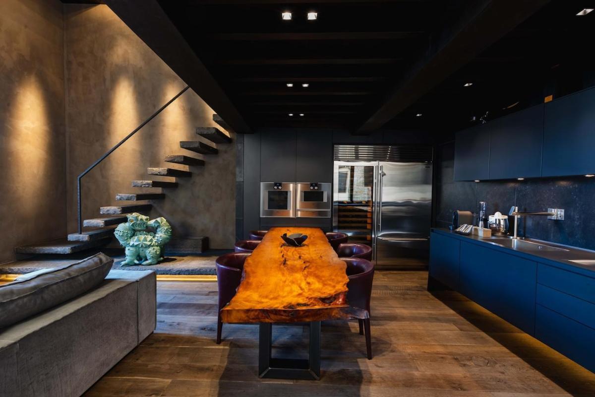 Strozzi Luxury View, Re Collection