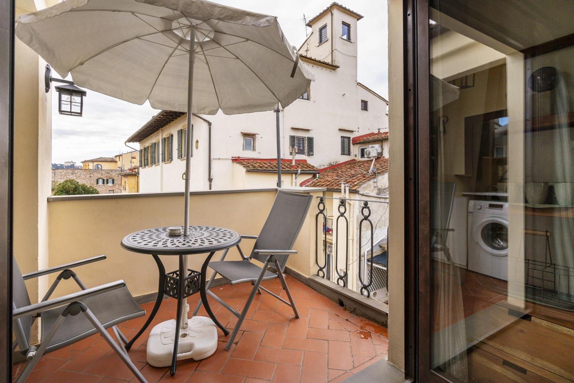 Apartment Fiesolana 27 *