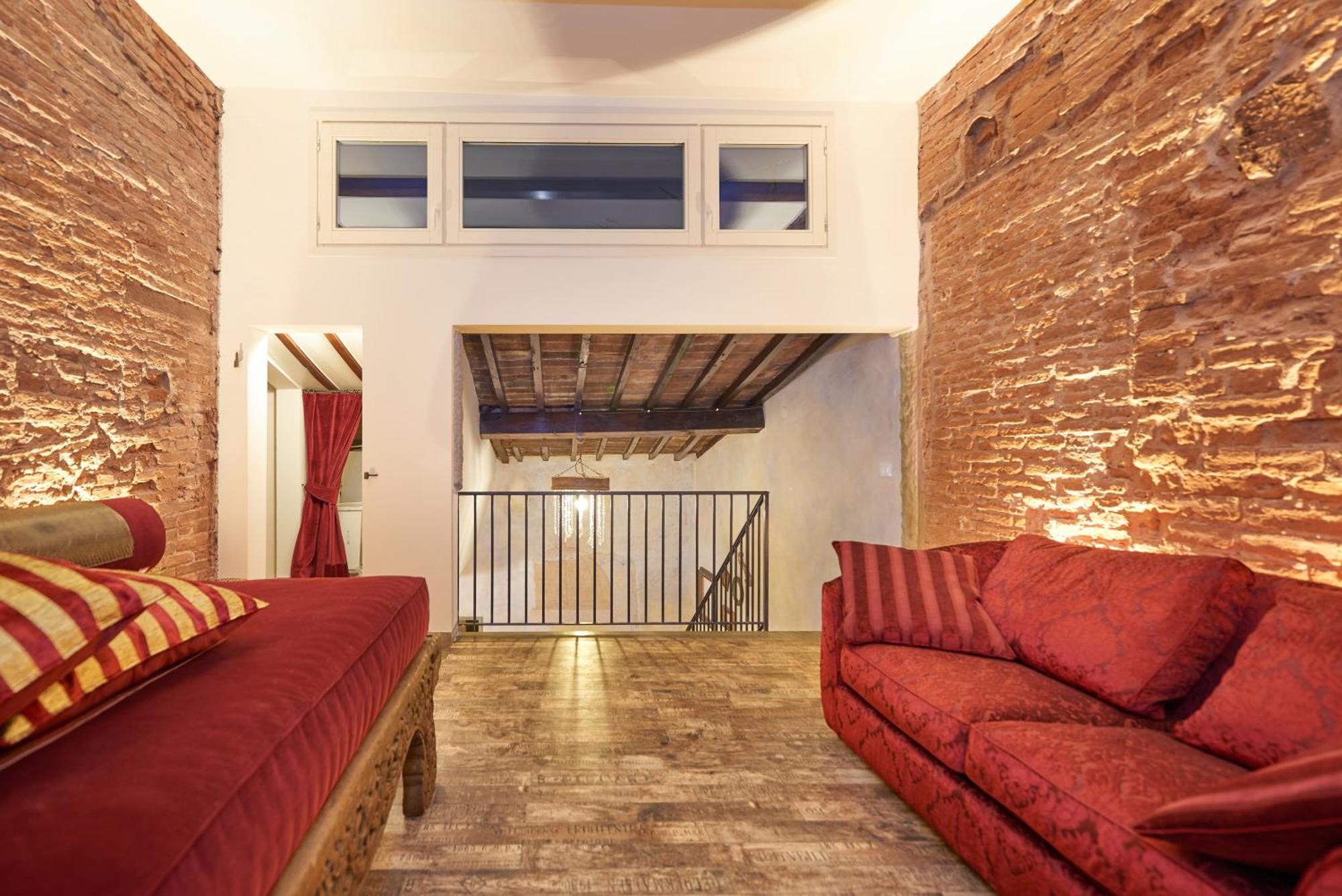 Penthouse With Terrace Apartment *