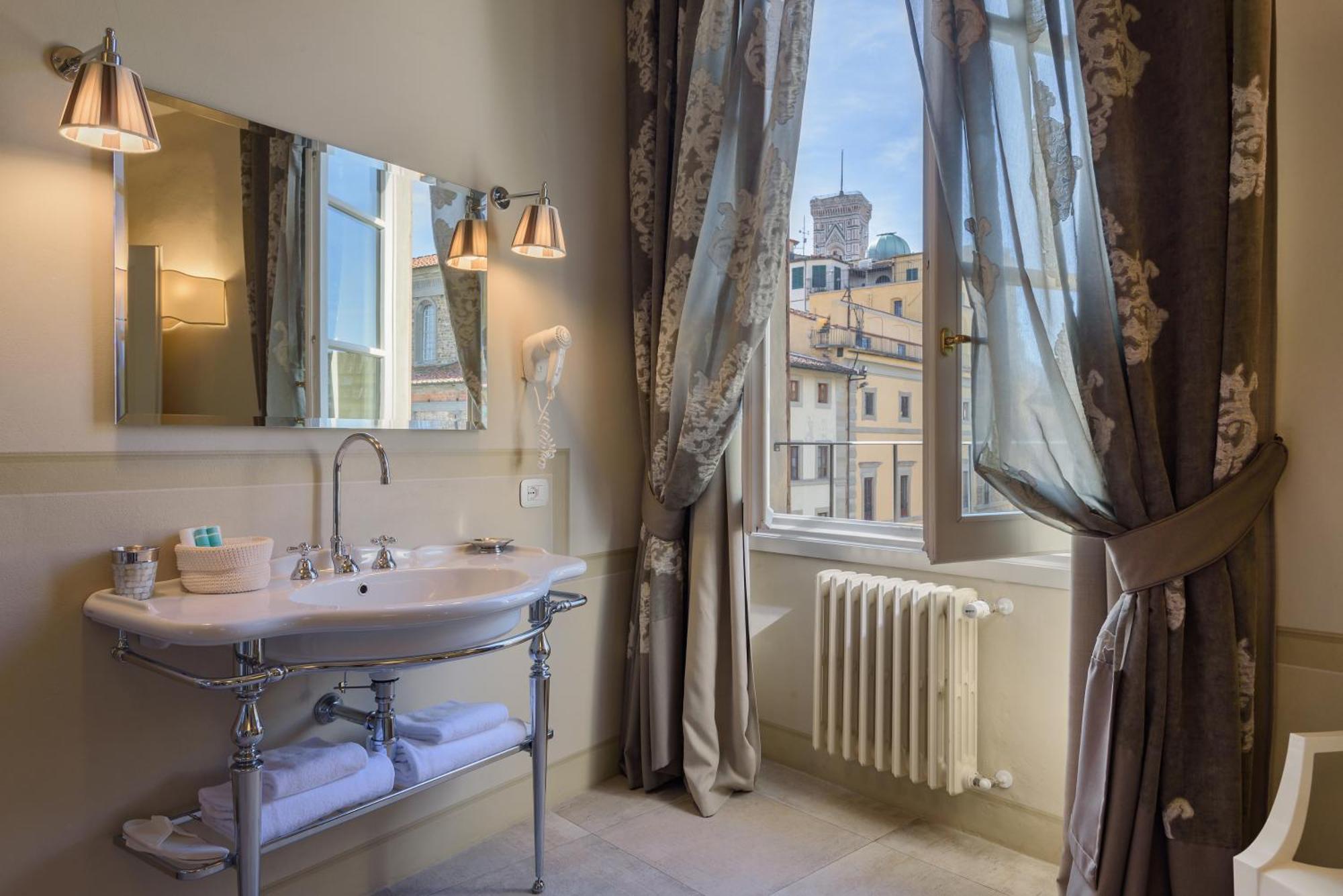 Couette-café Palazzo Della Stufa Residenza D'epoca 3*