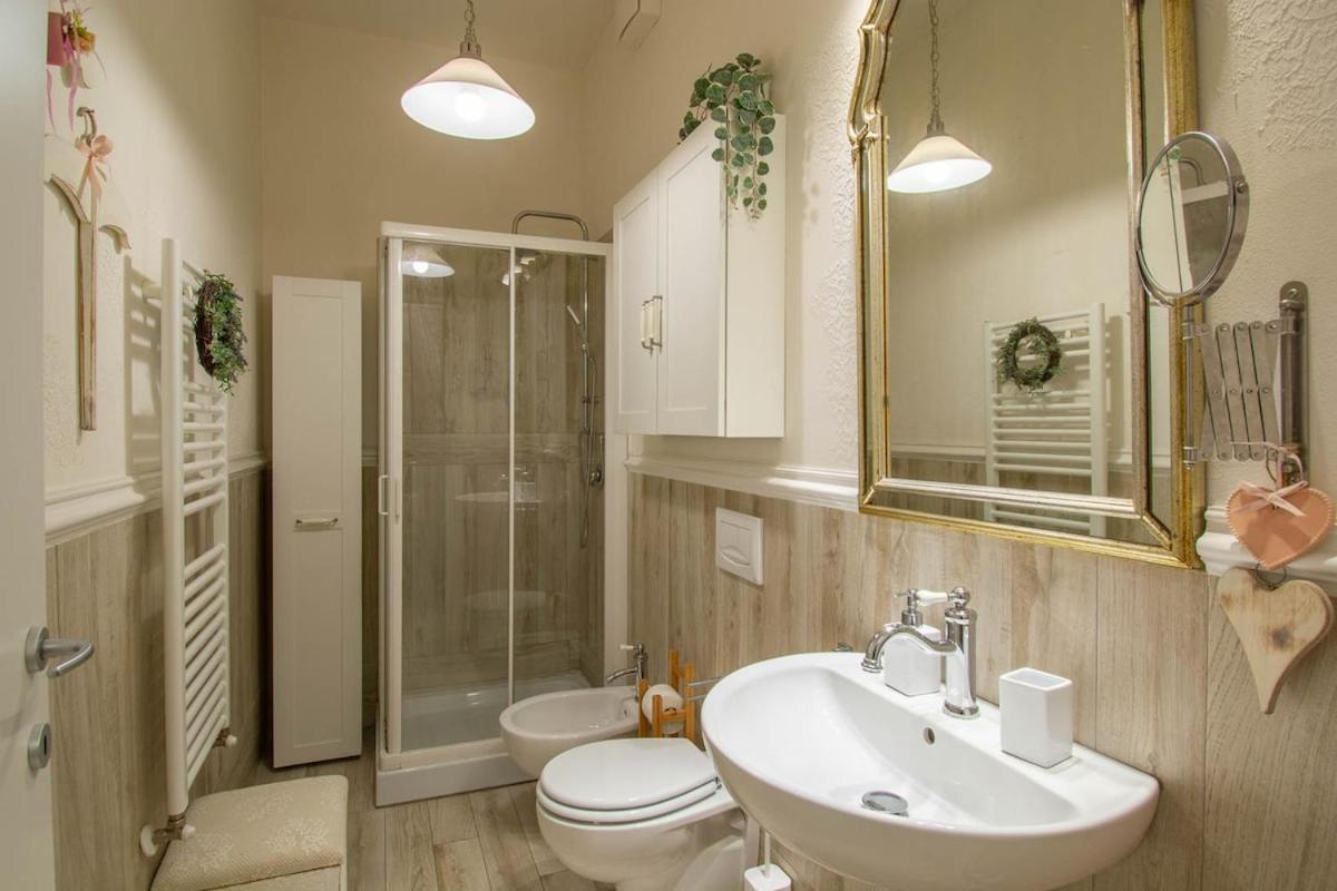 Stylish 2 Bedroom Flat - Garden
