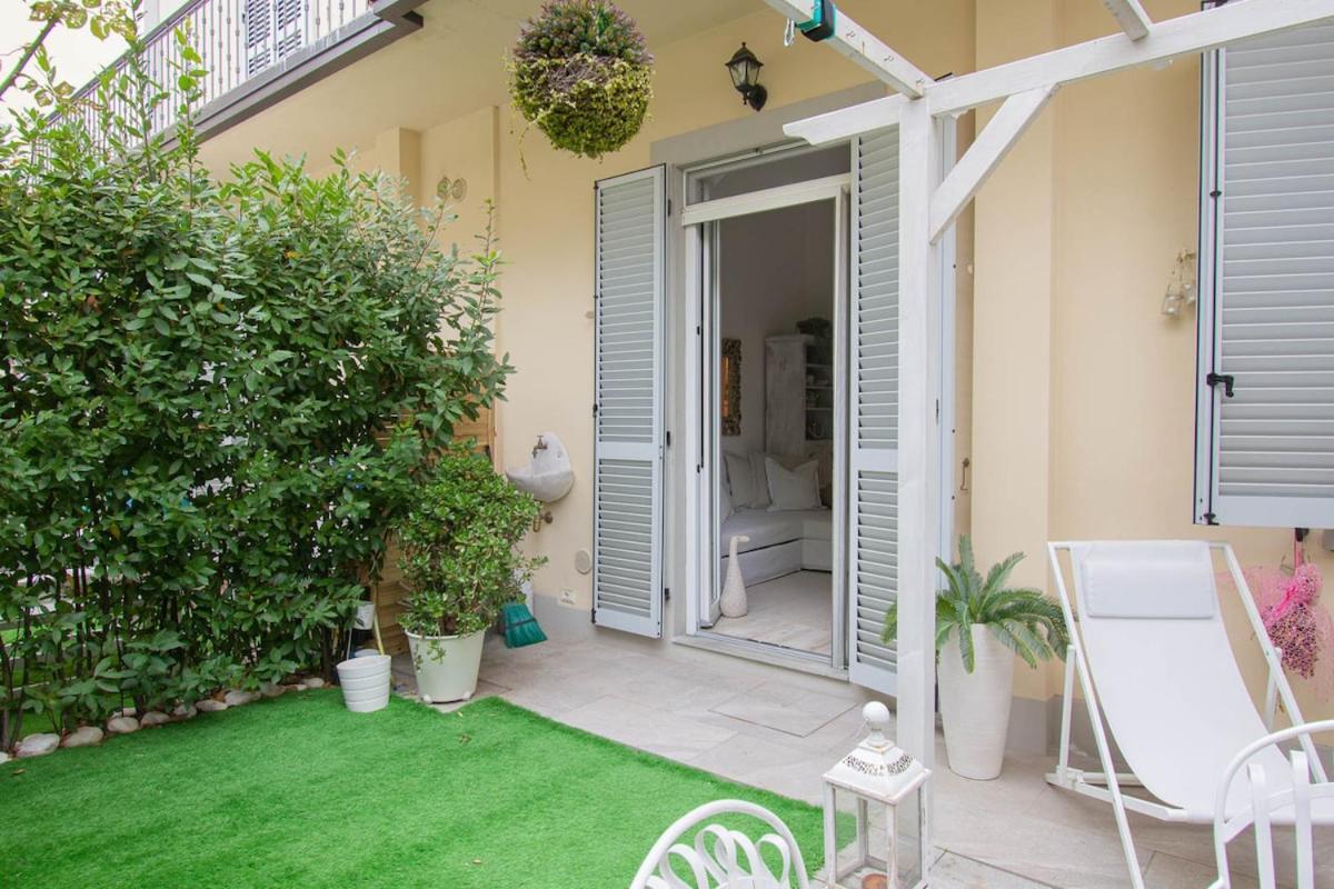 Stylish 2 Bedroom Flat - Garden Apartment Florence