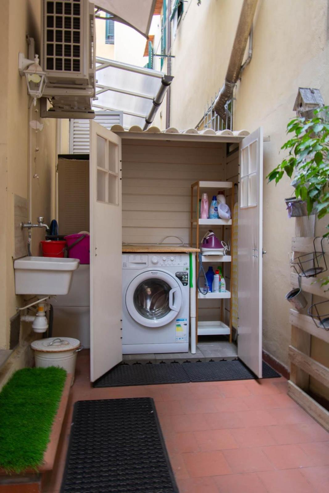 Stylish 2 Bedroom Flat - Garden Apartment