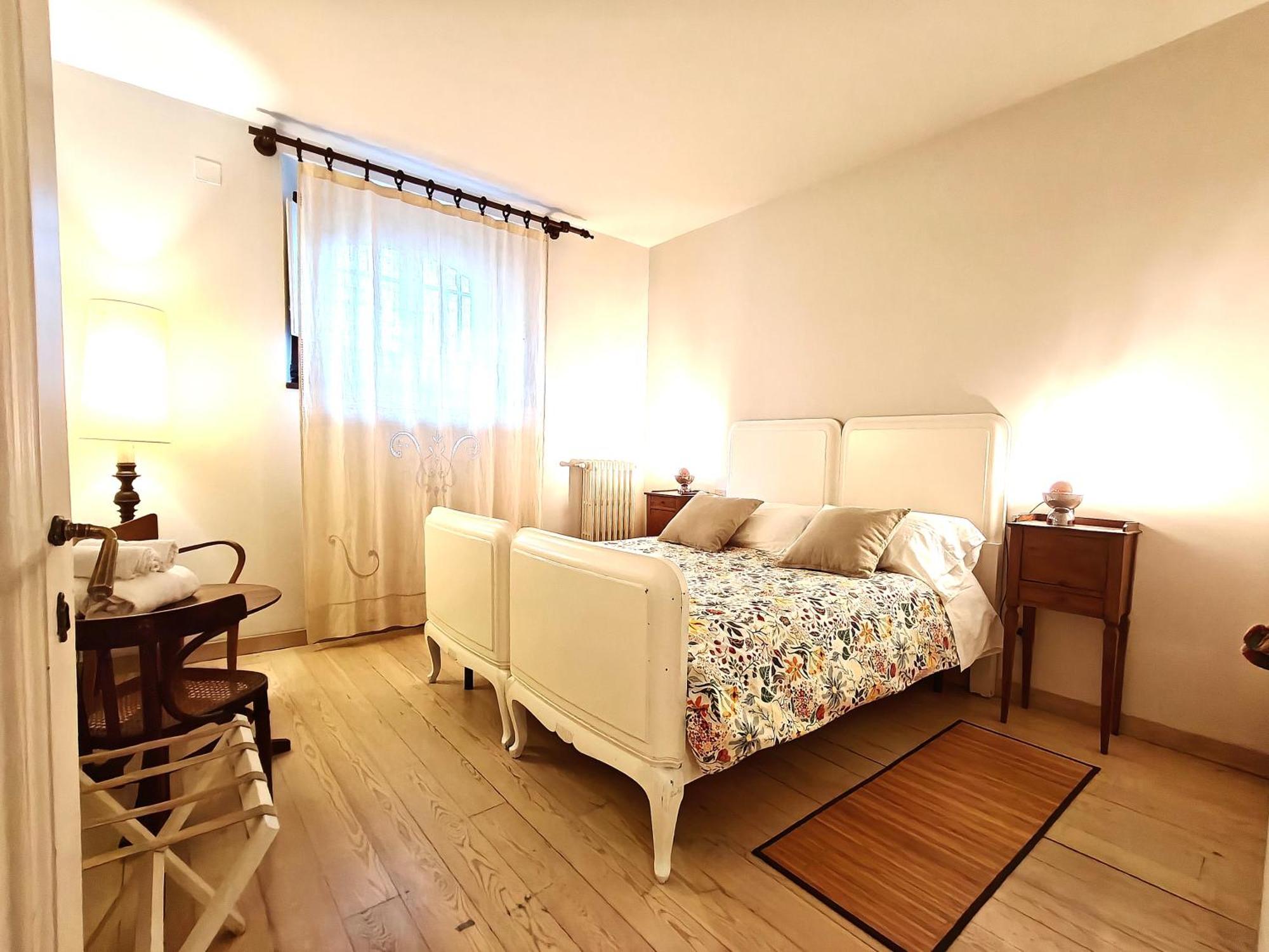 Apartment Mazzini Charming Getaway With Courtyard