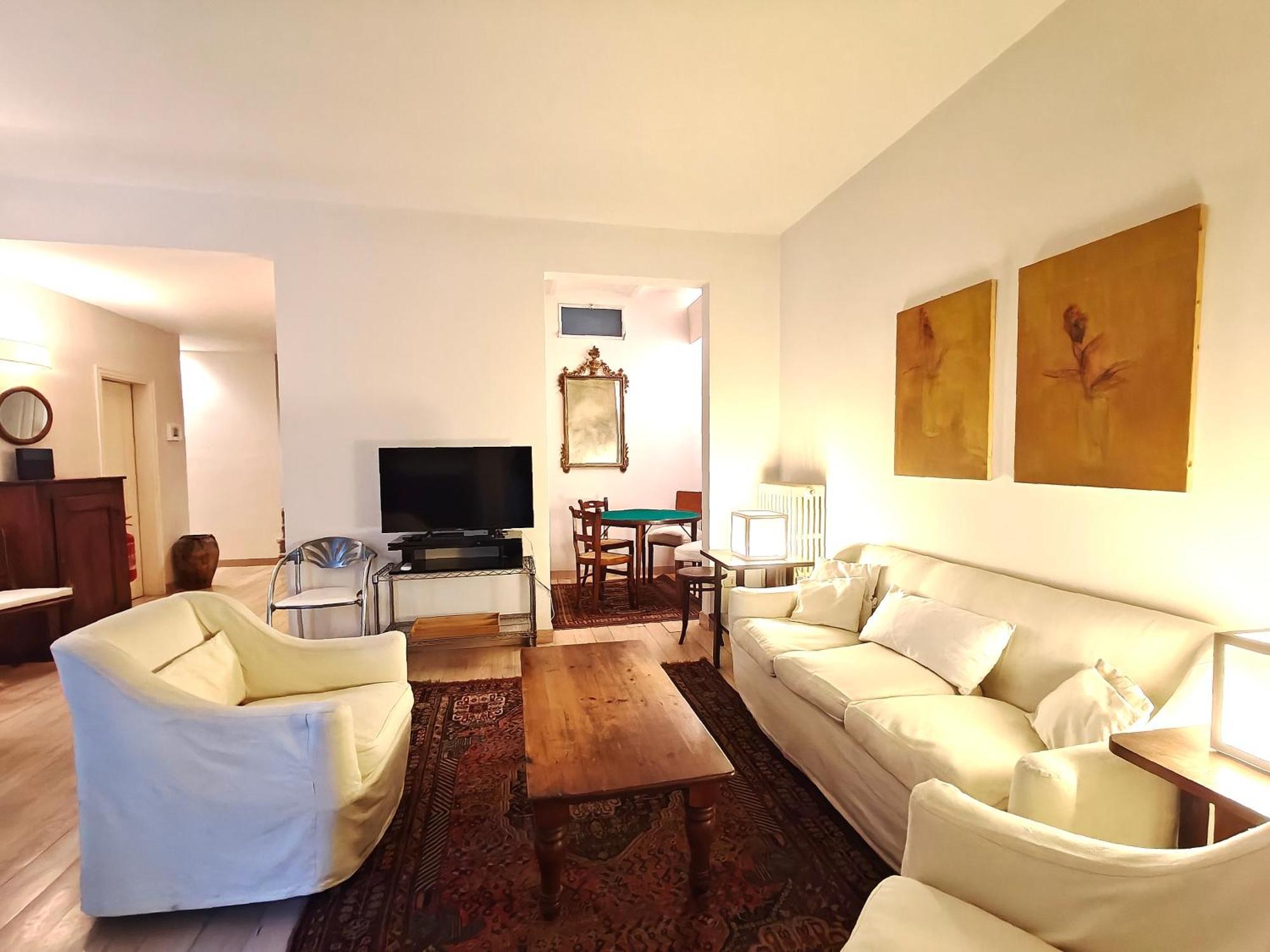 Apartment Mazzini Charming Getaway With Courtyard Florence