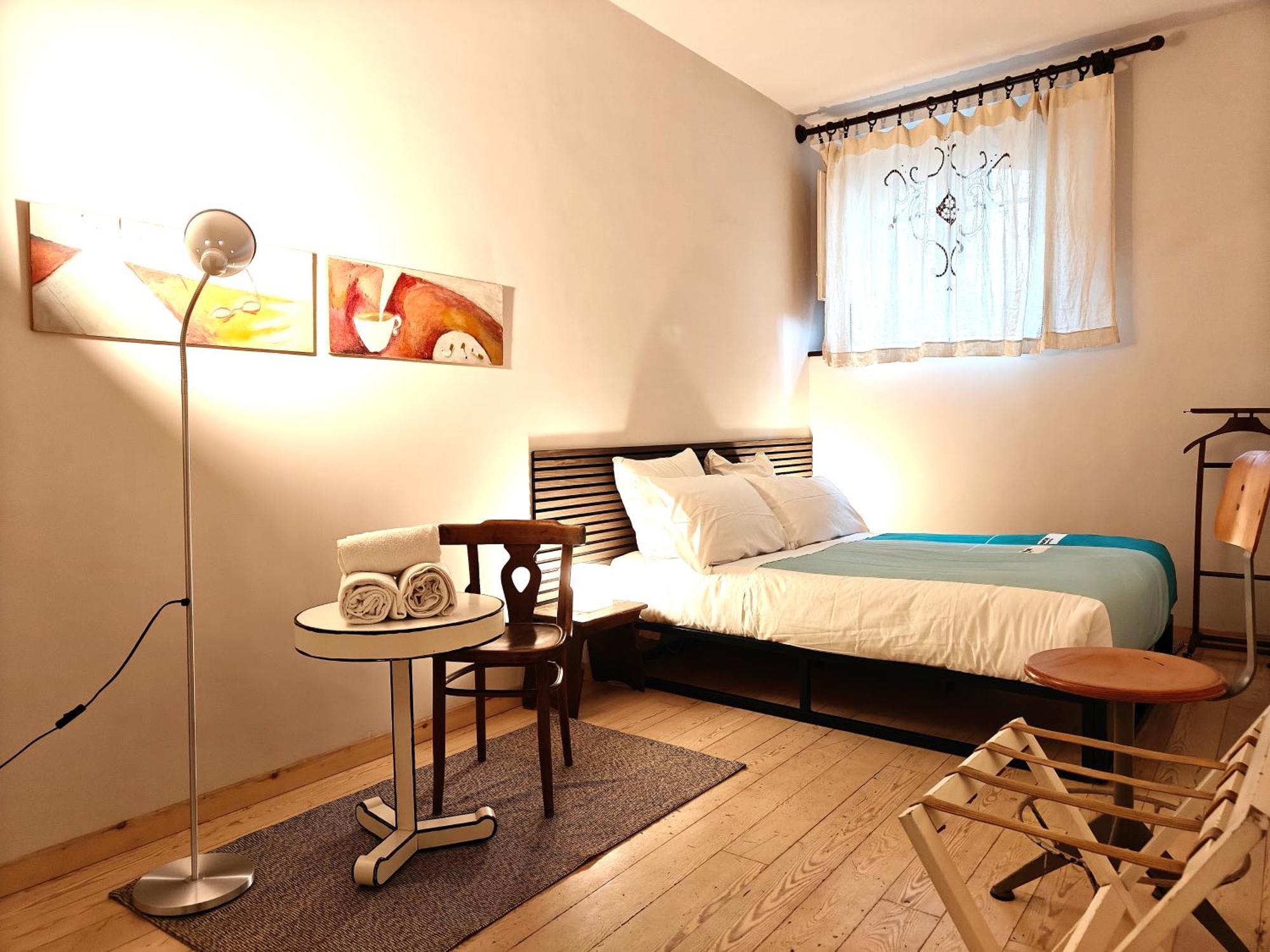 Mazzini Charming Getaway With Courtyard Apartment *