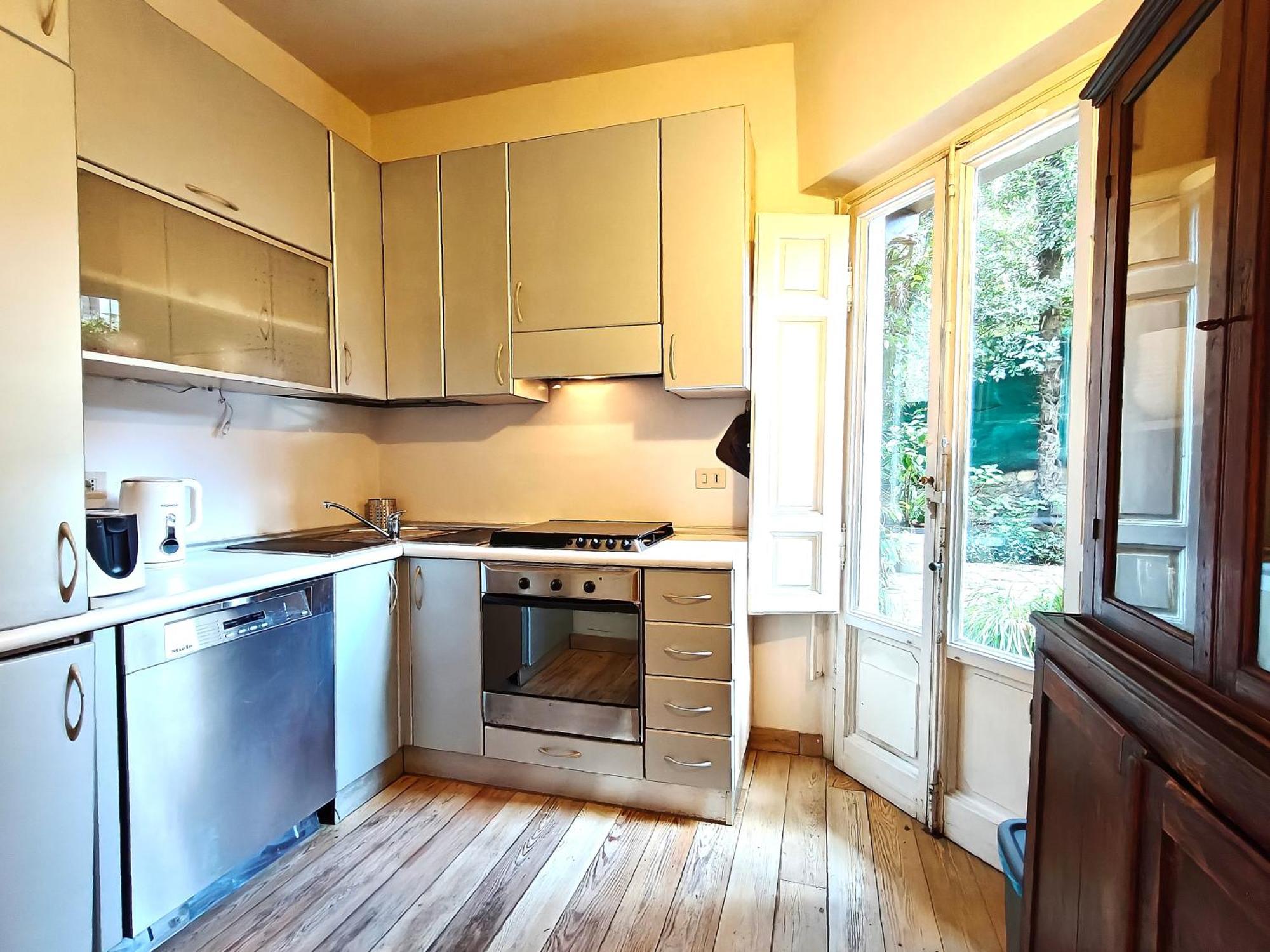Mazzini Charming Getaway With Courtyard Apartment Florence