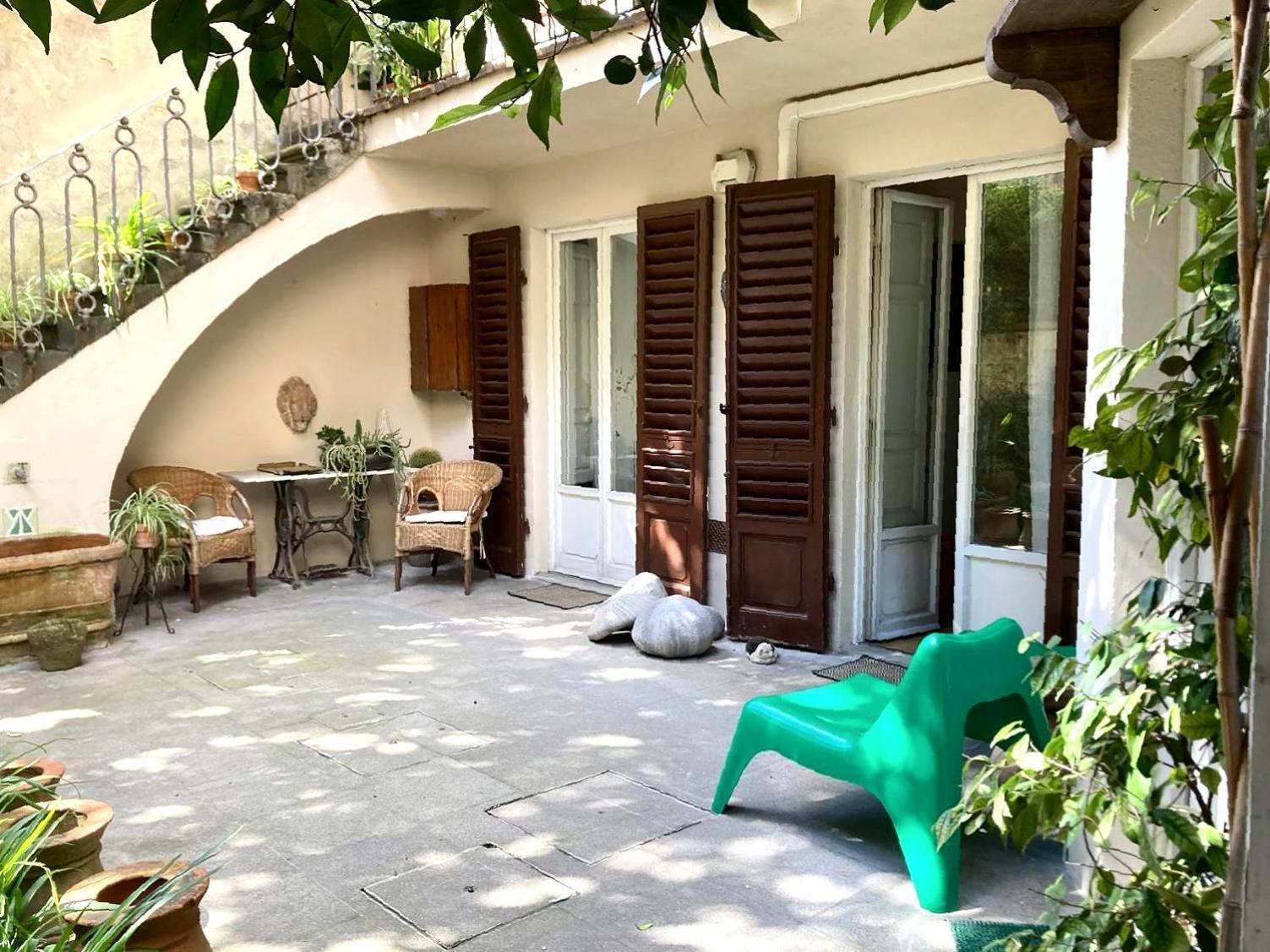 Apartment Mazzini Charming Getaway With Courtyard Florence
