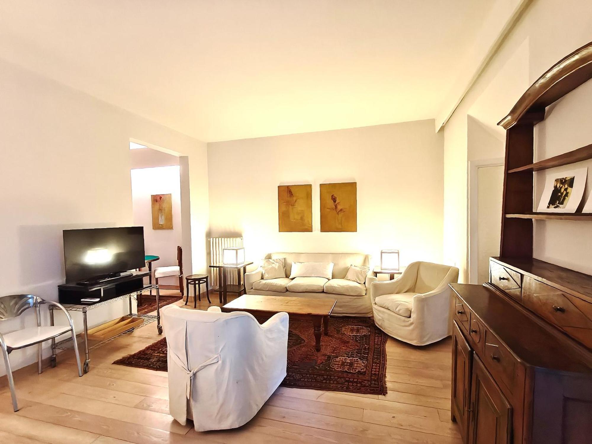 Apartment Mazzini Charming Getaway With Courtyard *