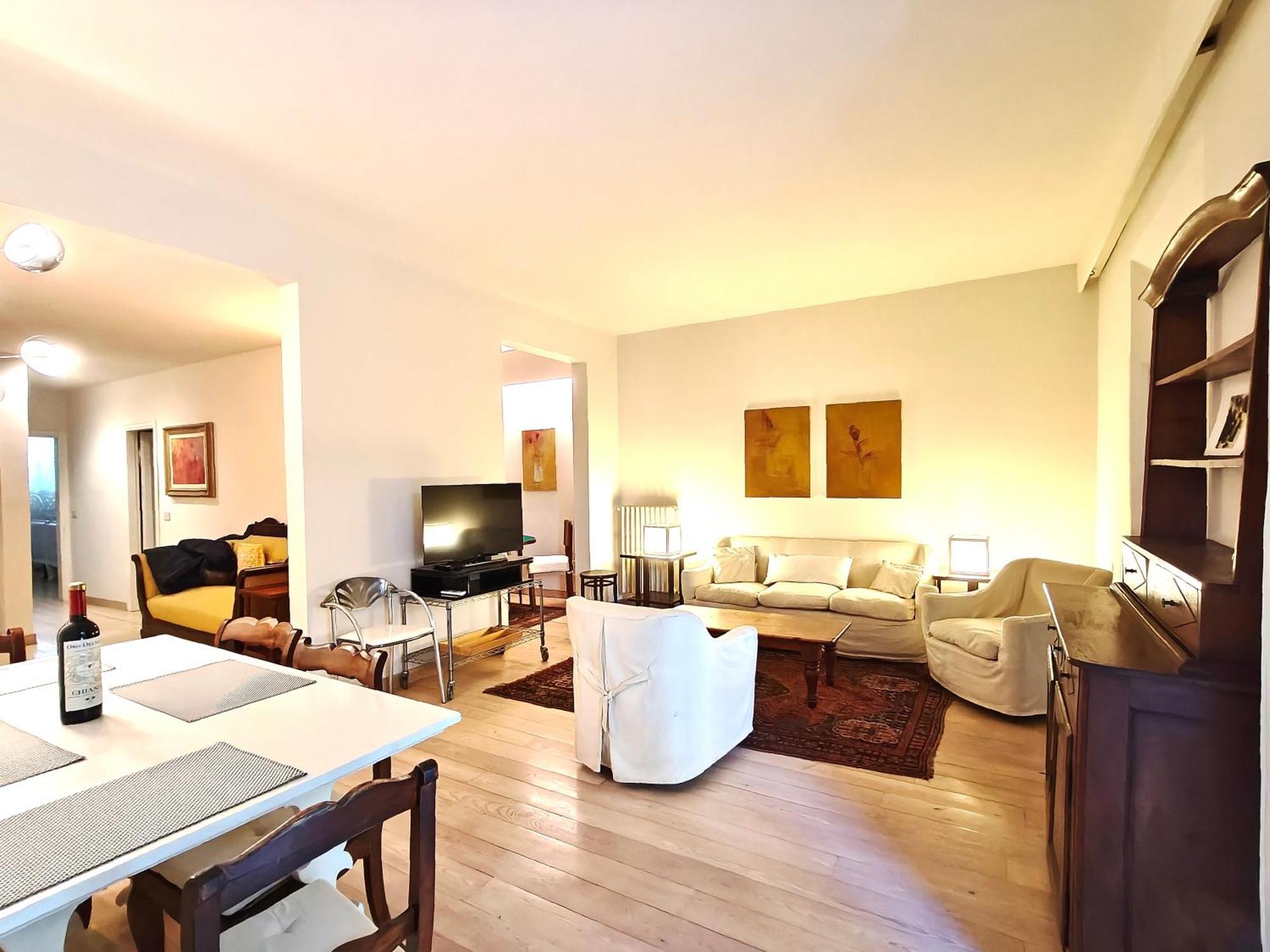 Mazzini Charming Getaway With Courtyard Apartment Florence