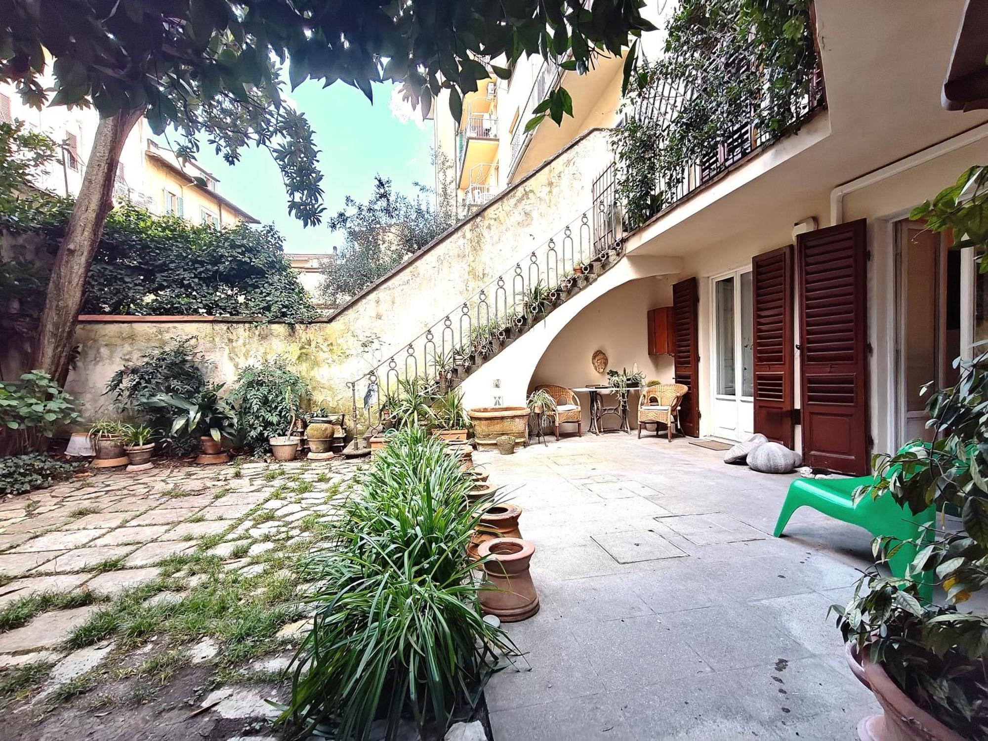 Mazzini Charming Getaway With Courtyard * Florence