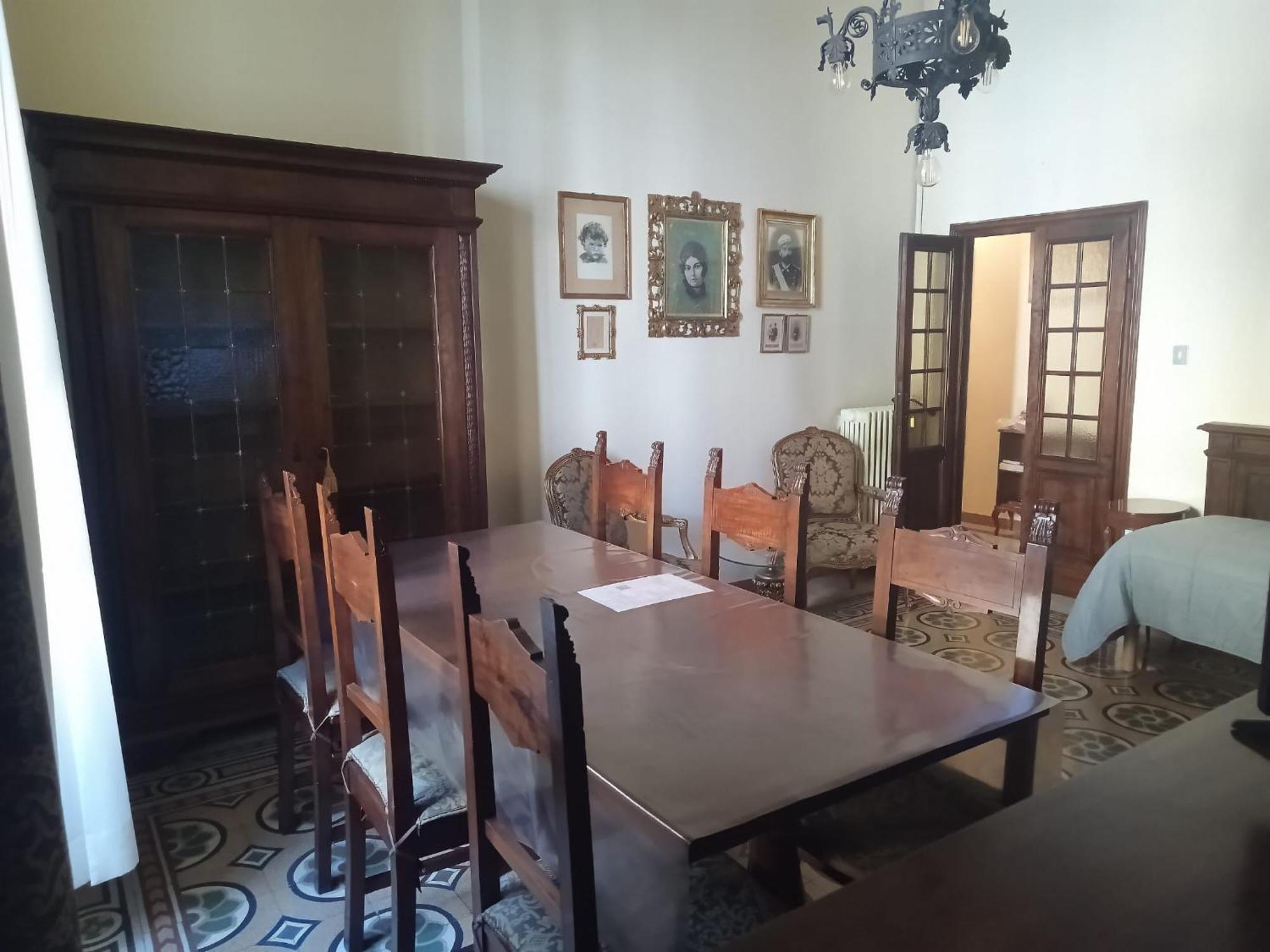 Nobility In The Heart Of Florence! Apartment