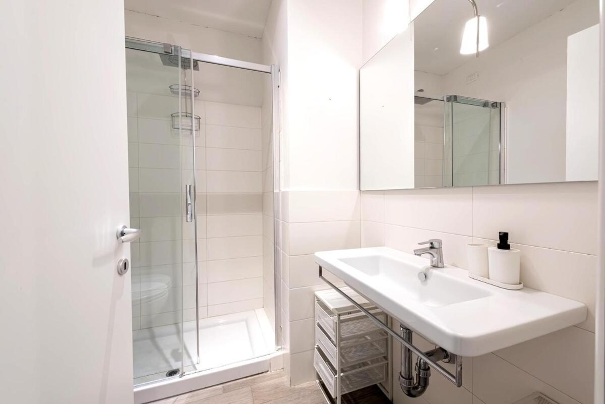 750 Eur - Unique Design 4 Bed Apartment Apartment Florence