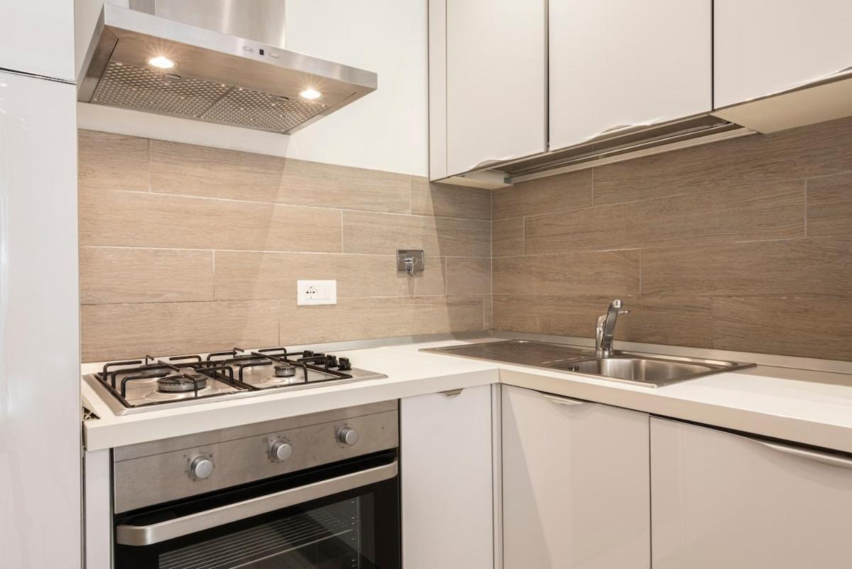 750 Eur - Unique Design 4 Bed Apartment Apartment