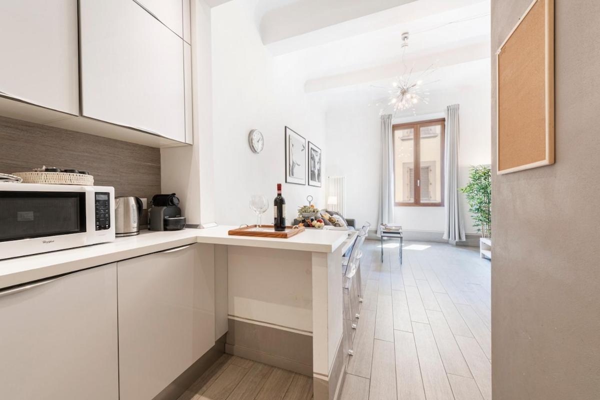 750 Eur - Unique Design 4 Bed Apartment Apartment