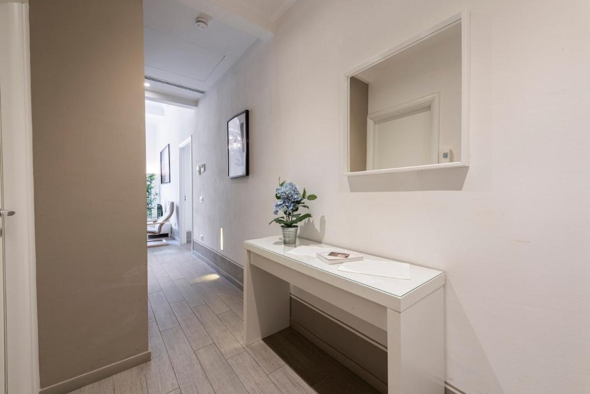 Apartment 750 Eur - Unique Design 4 Bed Apartment Florence