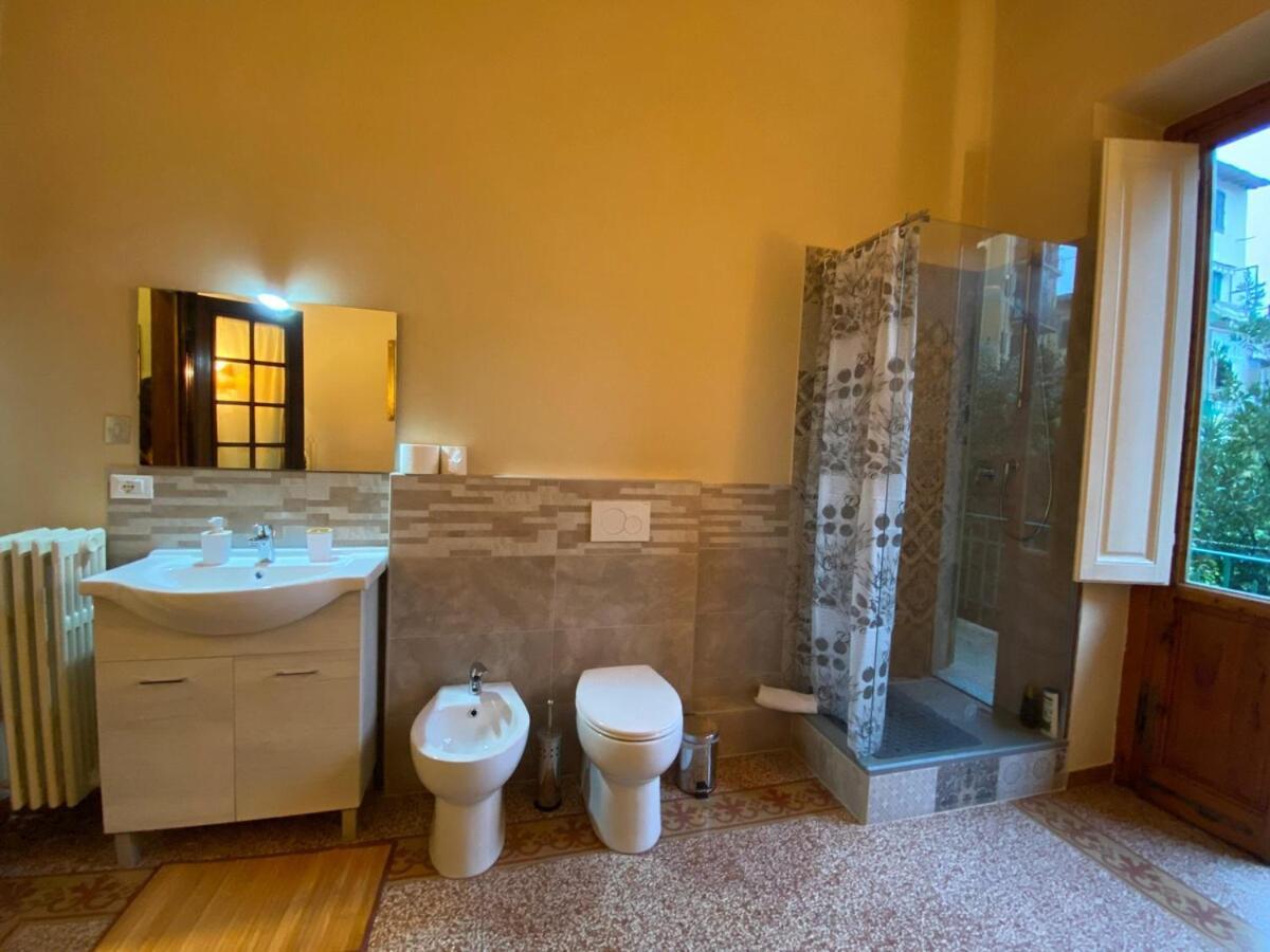 Nobility In The Heart Of Florence! Apartment