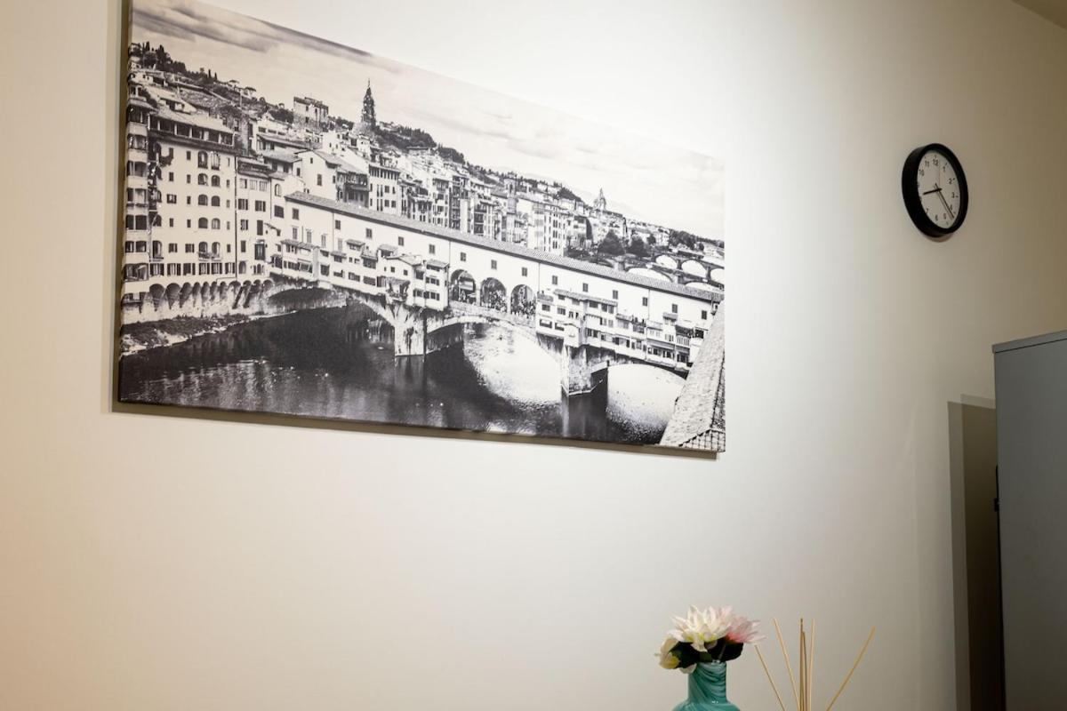 Appartement Modern Two-room Near Station And Airport