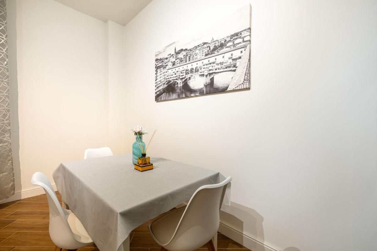 Modern Two-room Near Station And Airport Apartment *
