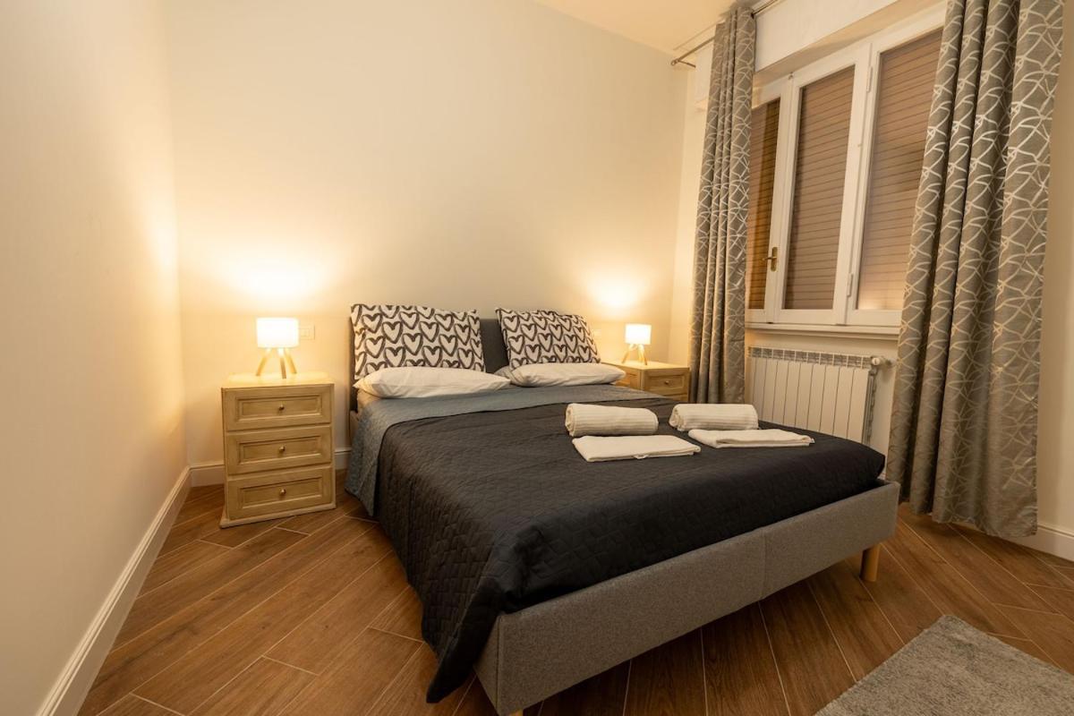 Modern Two-room Near Station And Airport Apartment