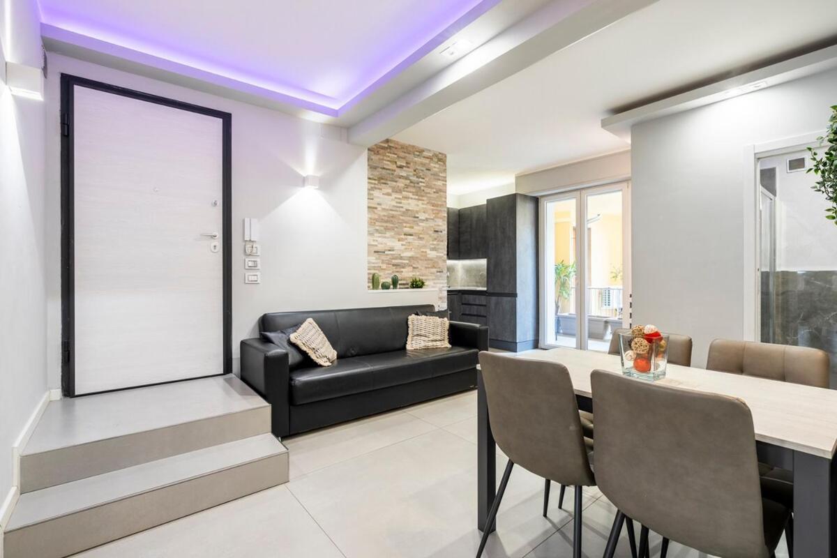 New - 2 Min Metro Batoni - Luxury Con Posto Auto Apartment *