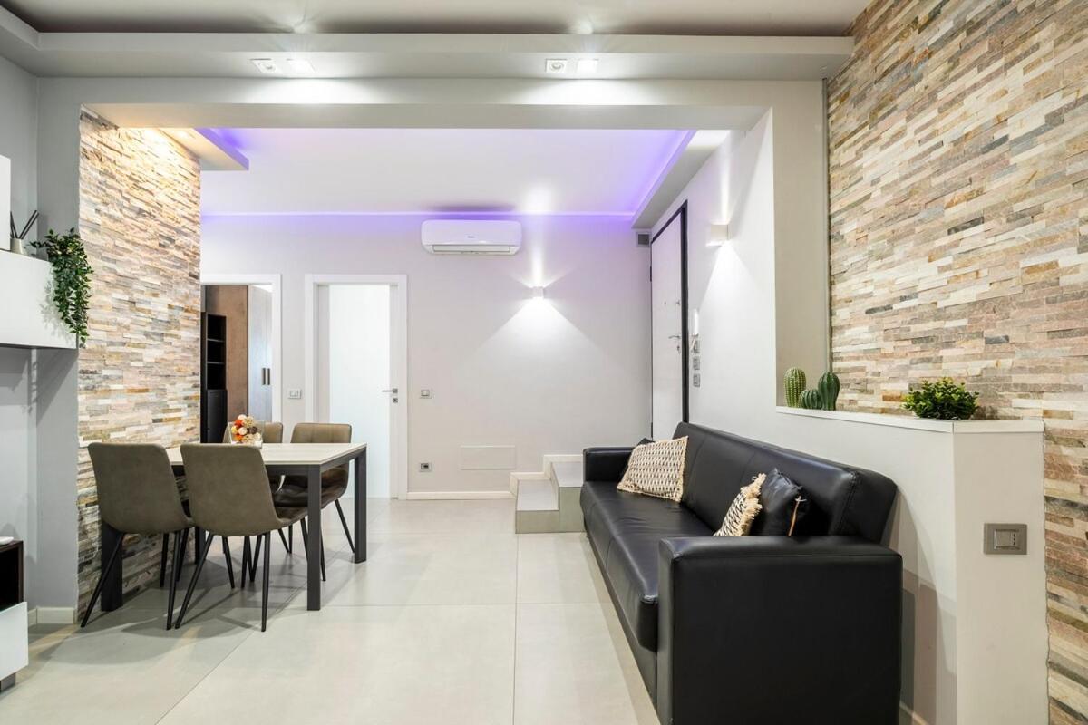 New - 2 Min Metro Batoni - Luxury Con Posto Auto Apartment *