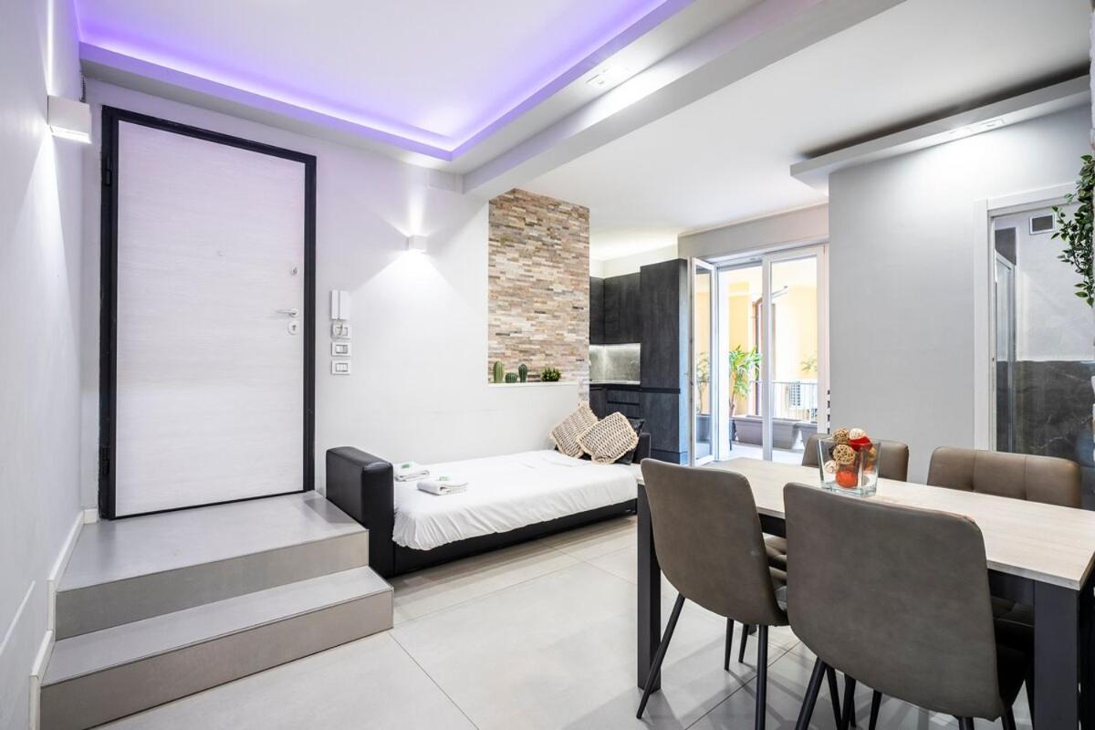 New - 2 Min Metro Batoni - Luxury Con Posto Auto Apartment *