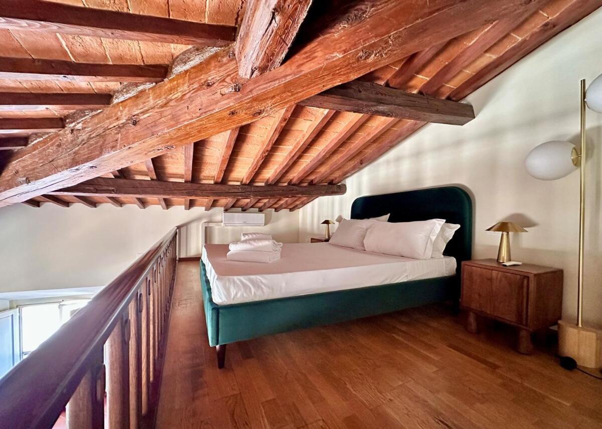 Ad Rondinelli, Apartment *