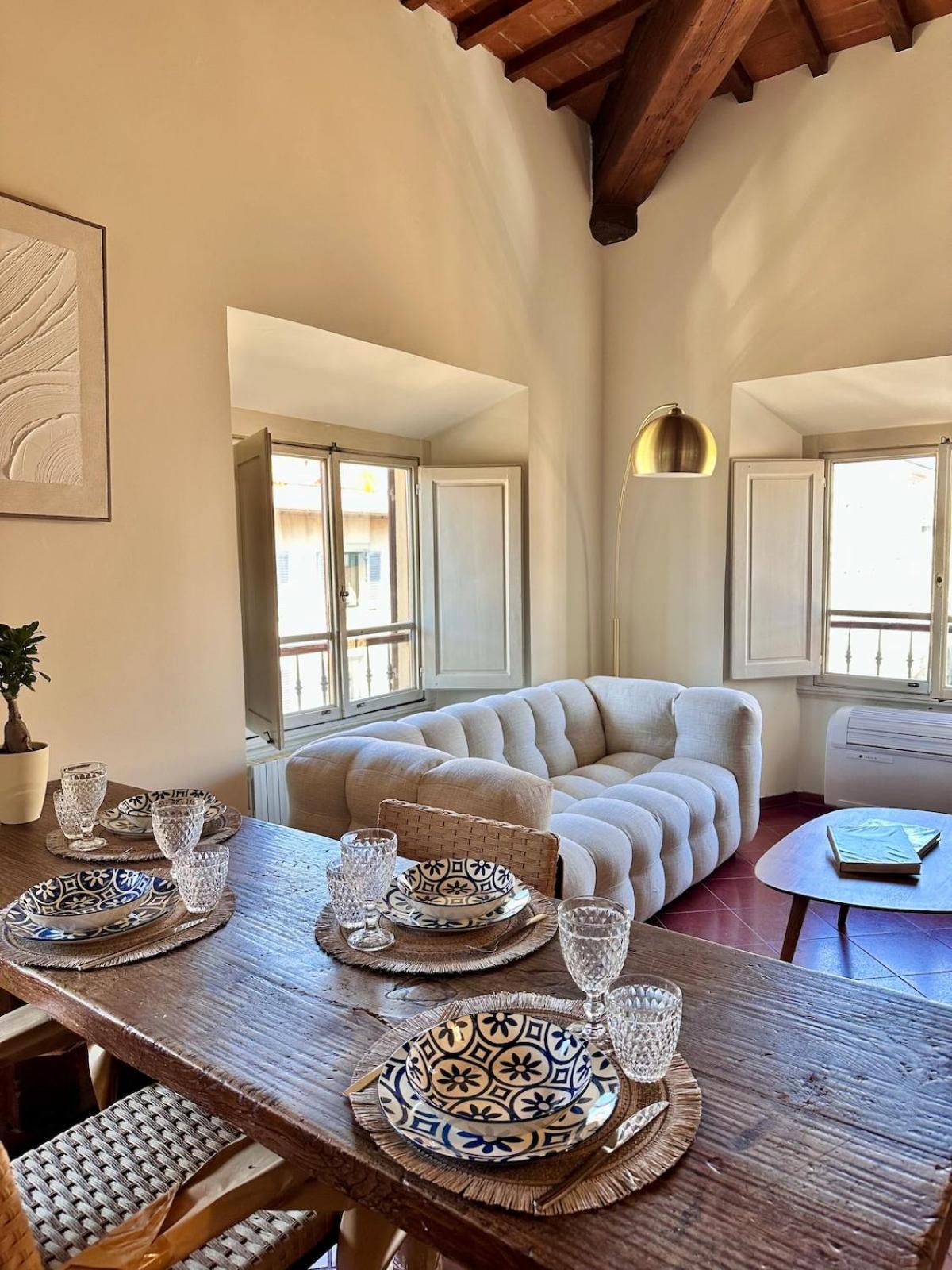 Ad Rondinelli, Apartment