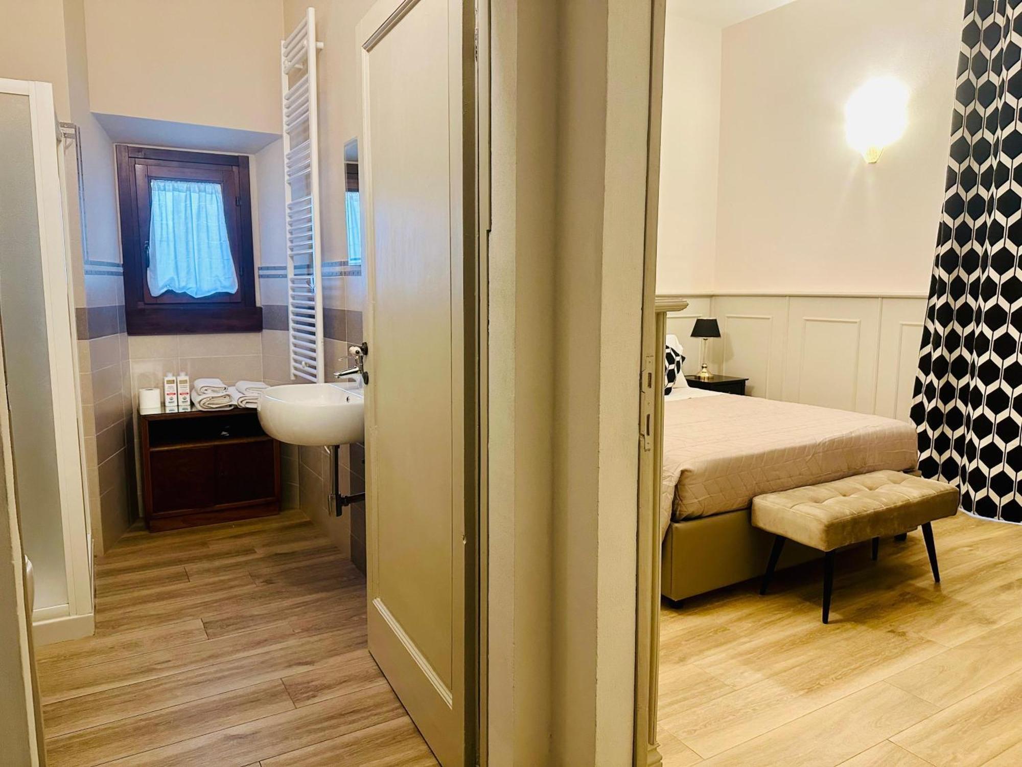 Cozy Room With Ensuite & Outdoor Space Guest house *