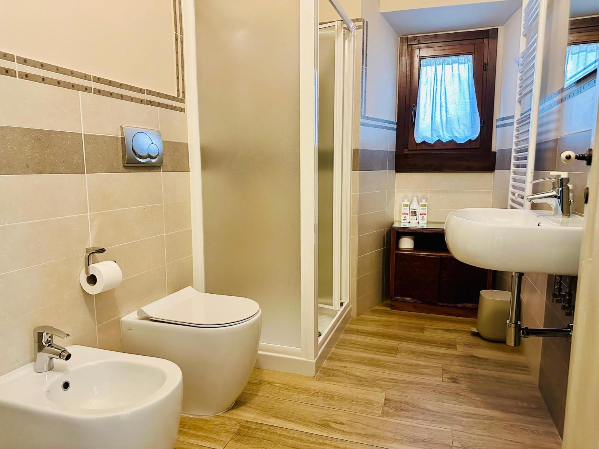 Cozy Room With Ensuite & Outdoor Space Guest house