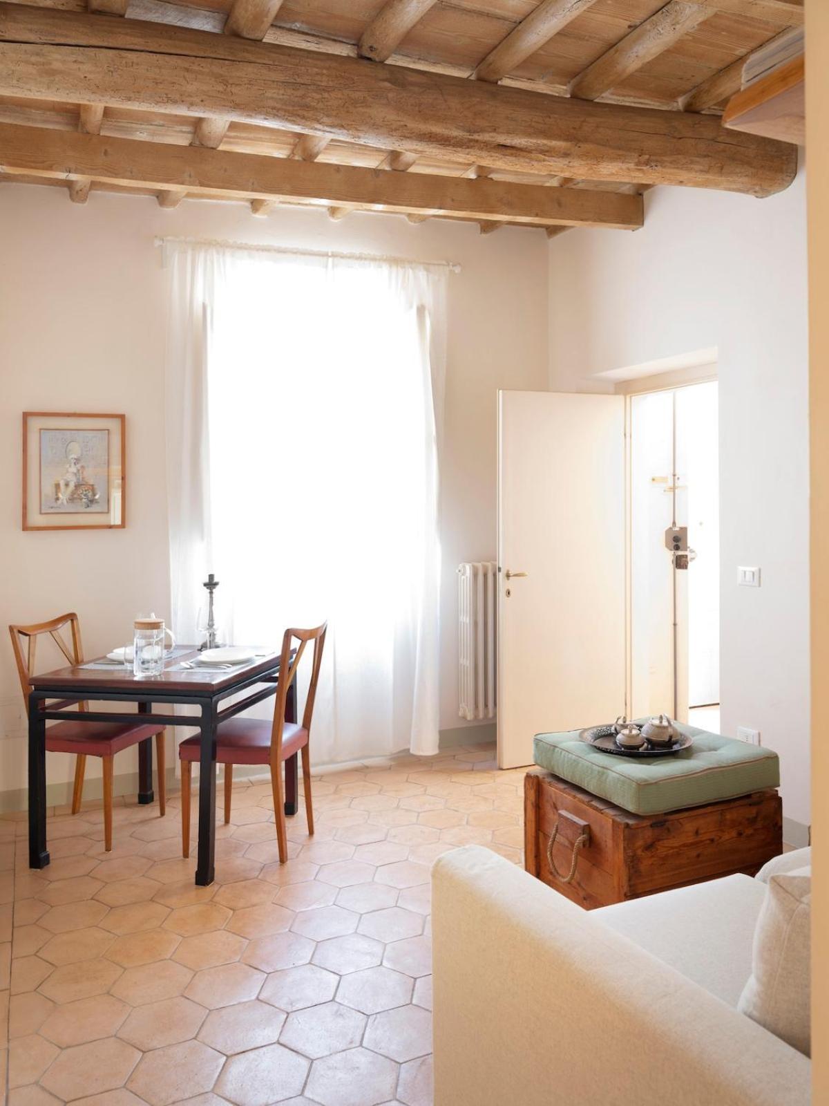 Apartment Villino Gemma, Elegant Living With A Tuscan Touch *