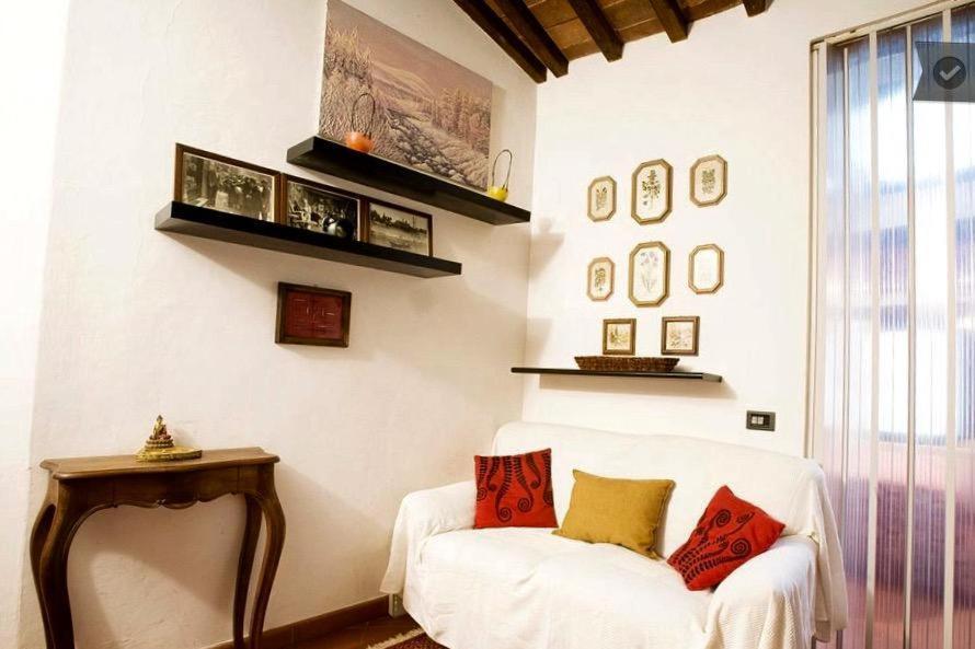Cozy In The Oltrarno Area * Florence