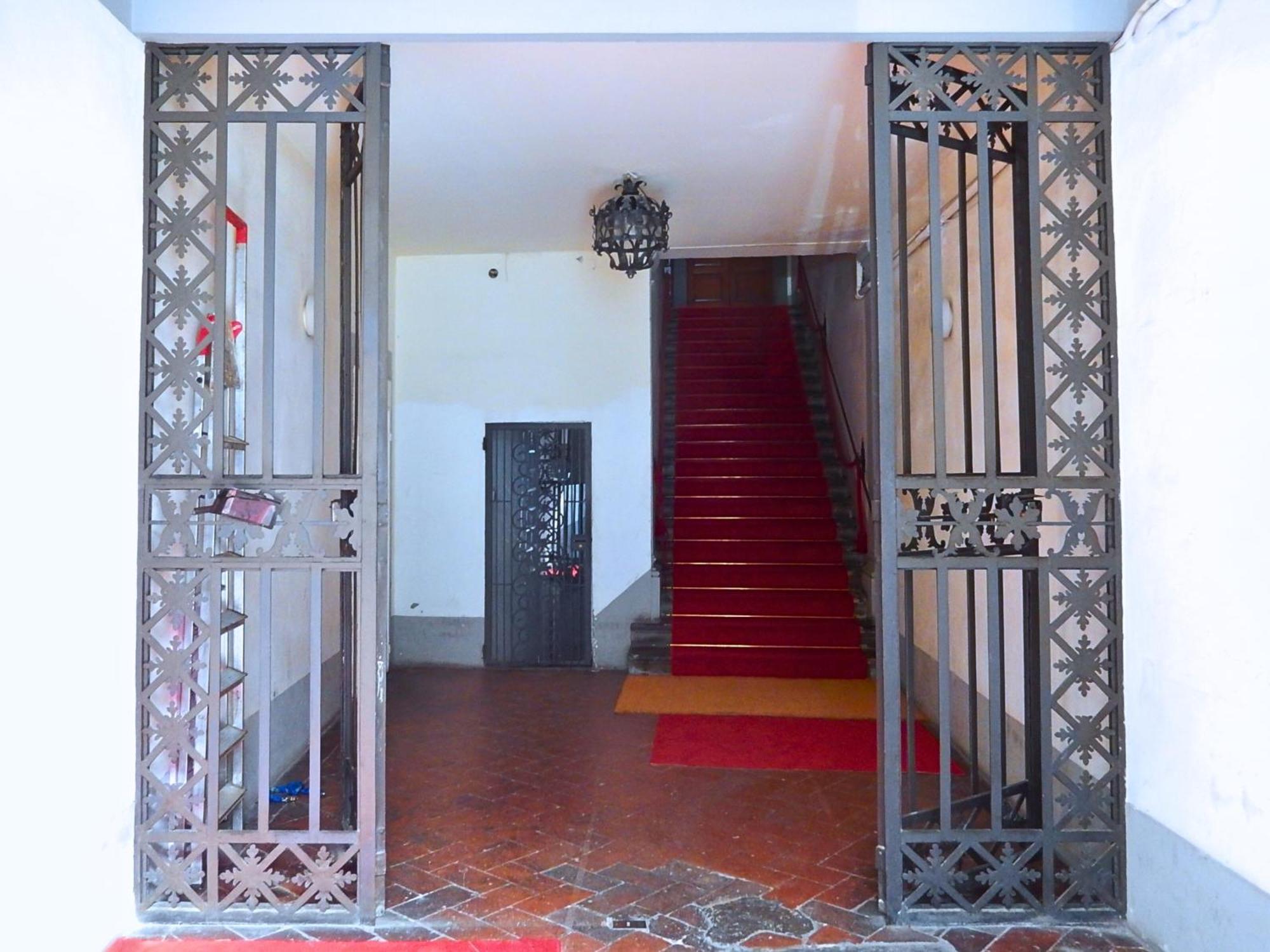 Great Location Just Infront Of Pitti Palace
