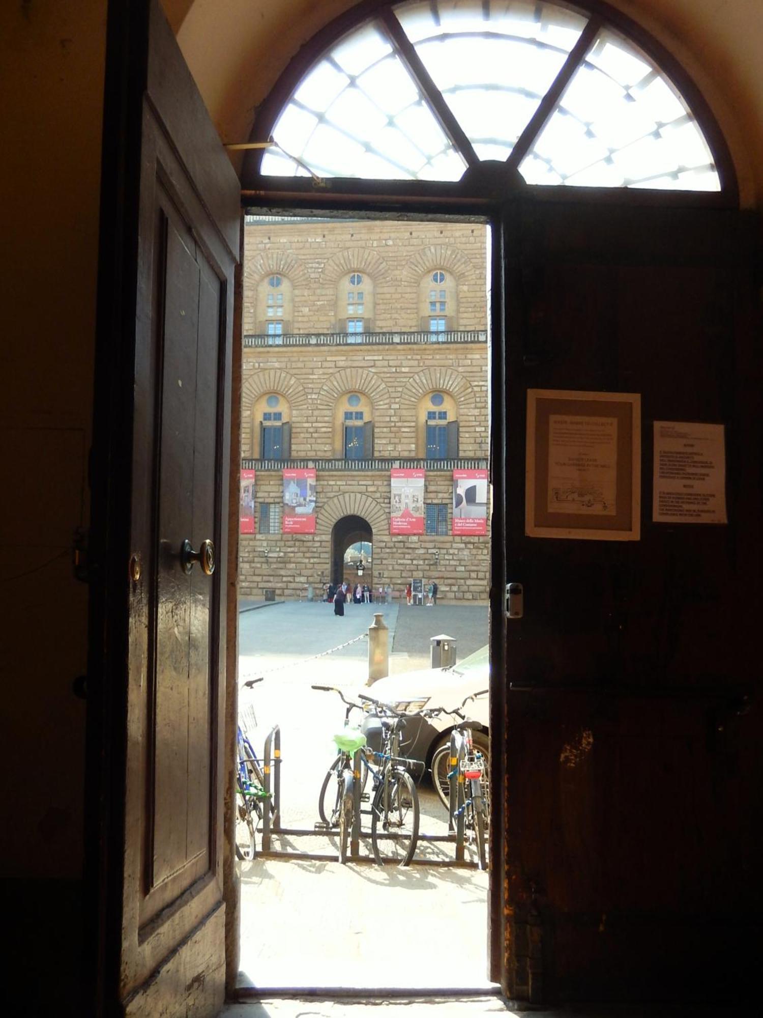 Great Location Just Infront Of Pitti Palace Apartment Florence