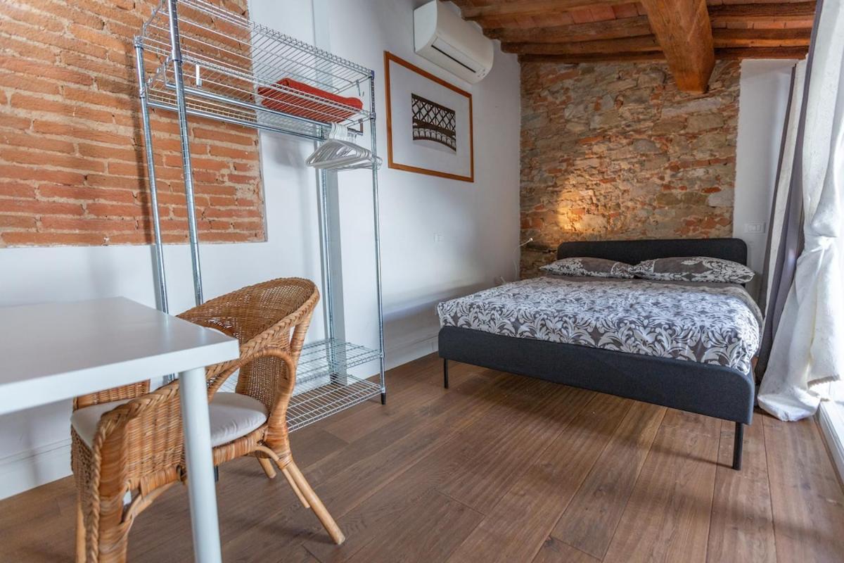 Cozy In San Frediano Florence