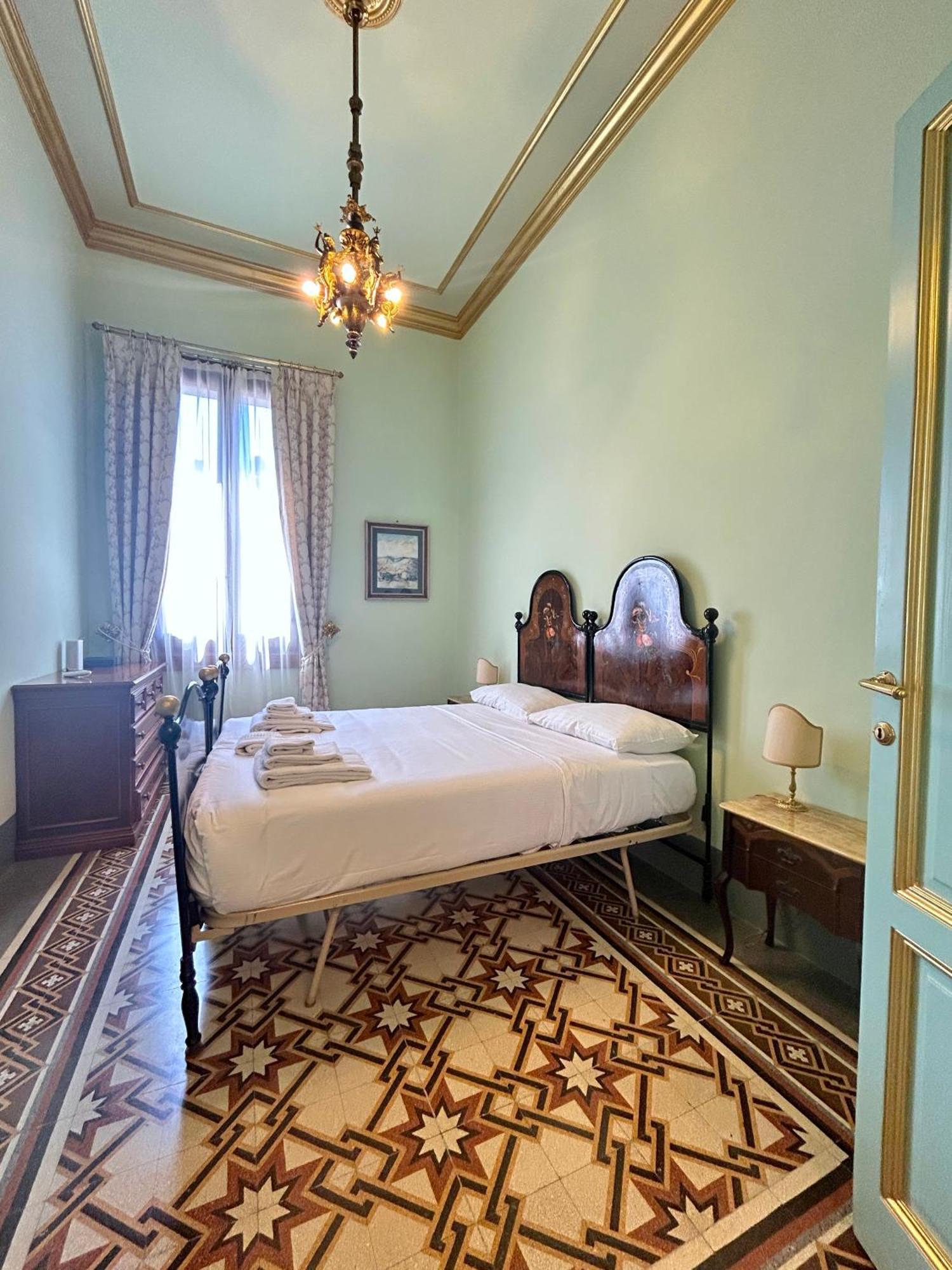 Florentine Penthouse By Florencehospitality Com * Florence
