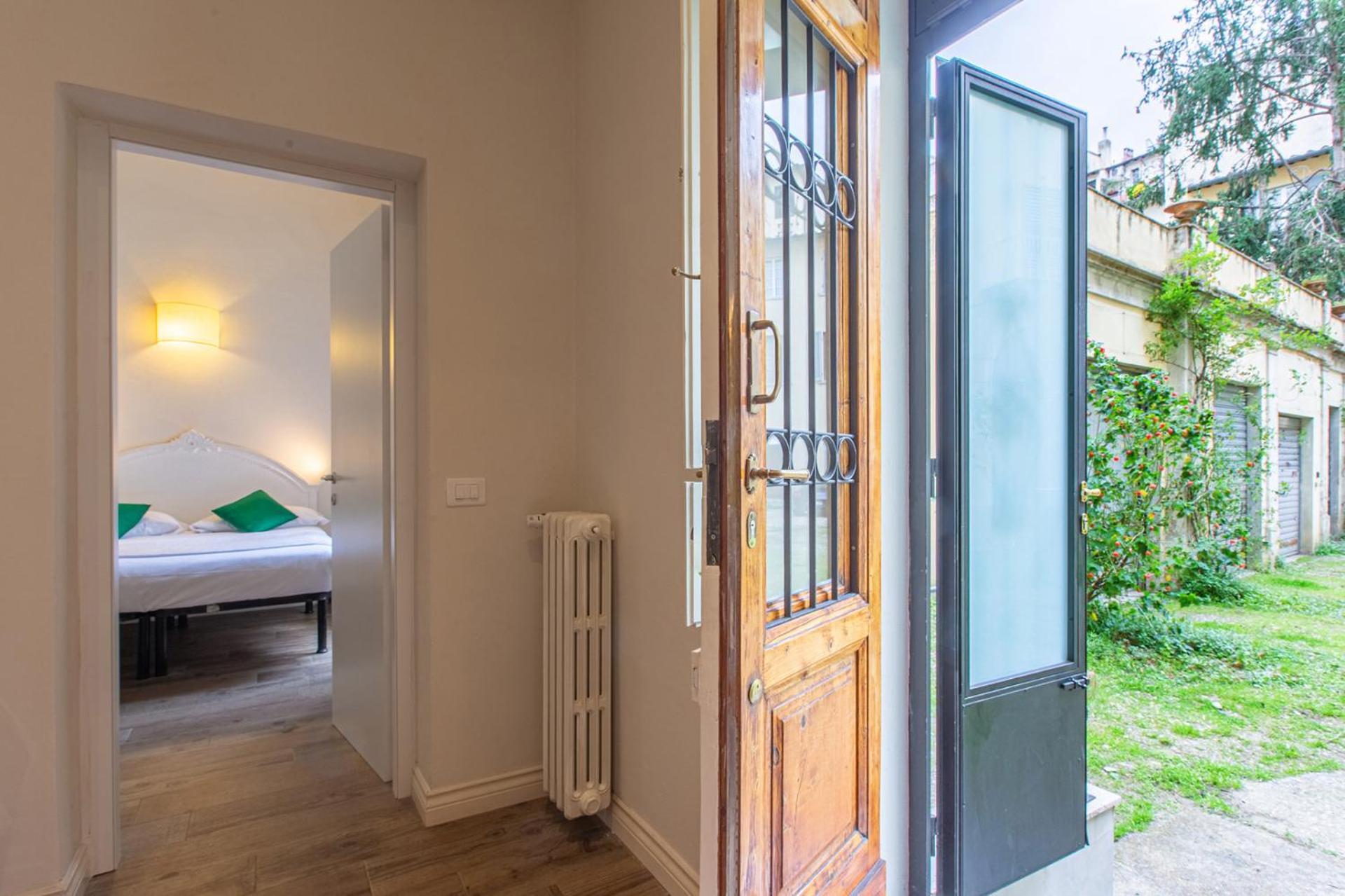 Apartment Florence- The Vintage Nook