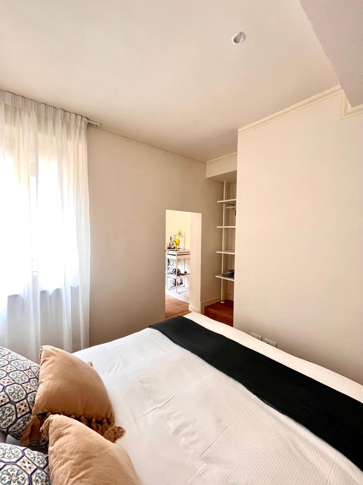 Stop&sleep Monolocali Essenziali A 5 Min Dagli Uffizi Apartment Florence