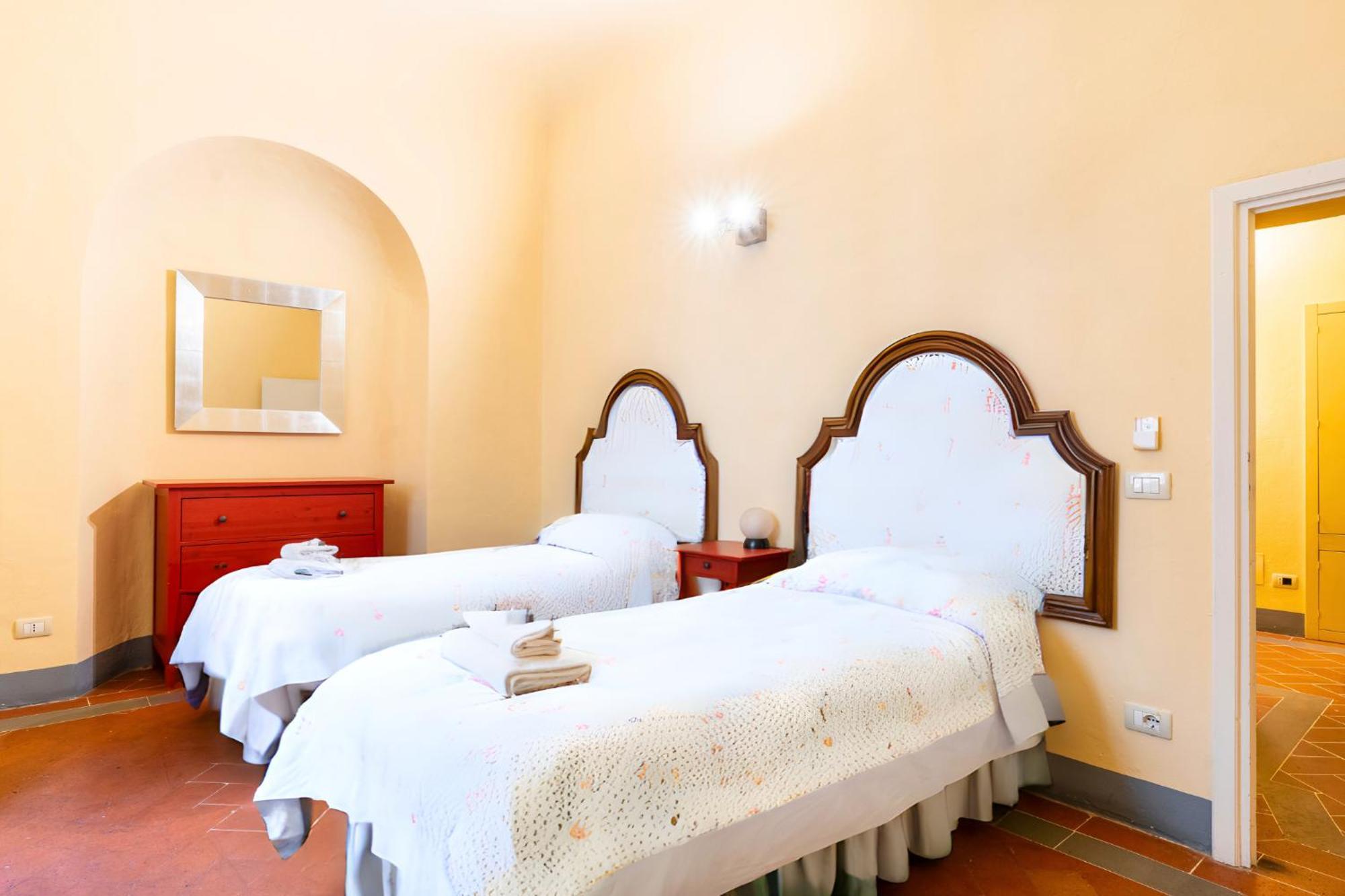 The Luxury Historic Palace Of Santa Croce Florence
