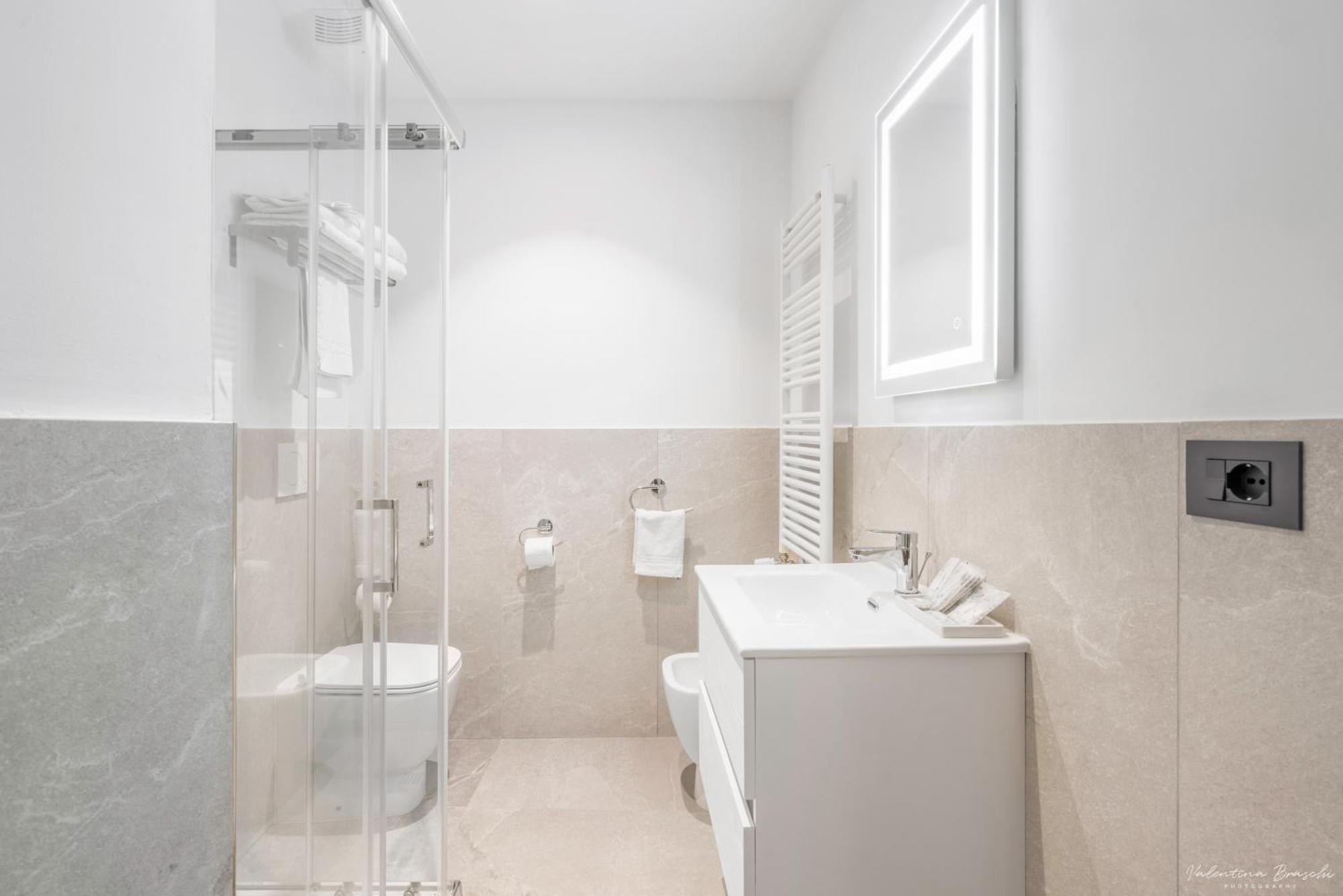 Adamas Hotel 3*